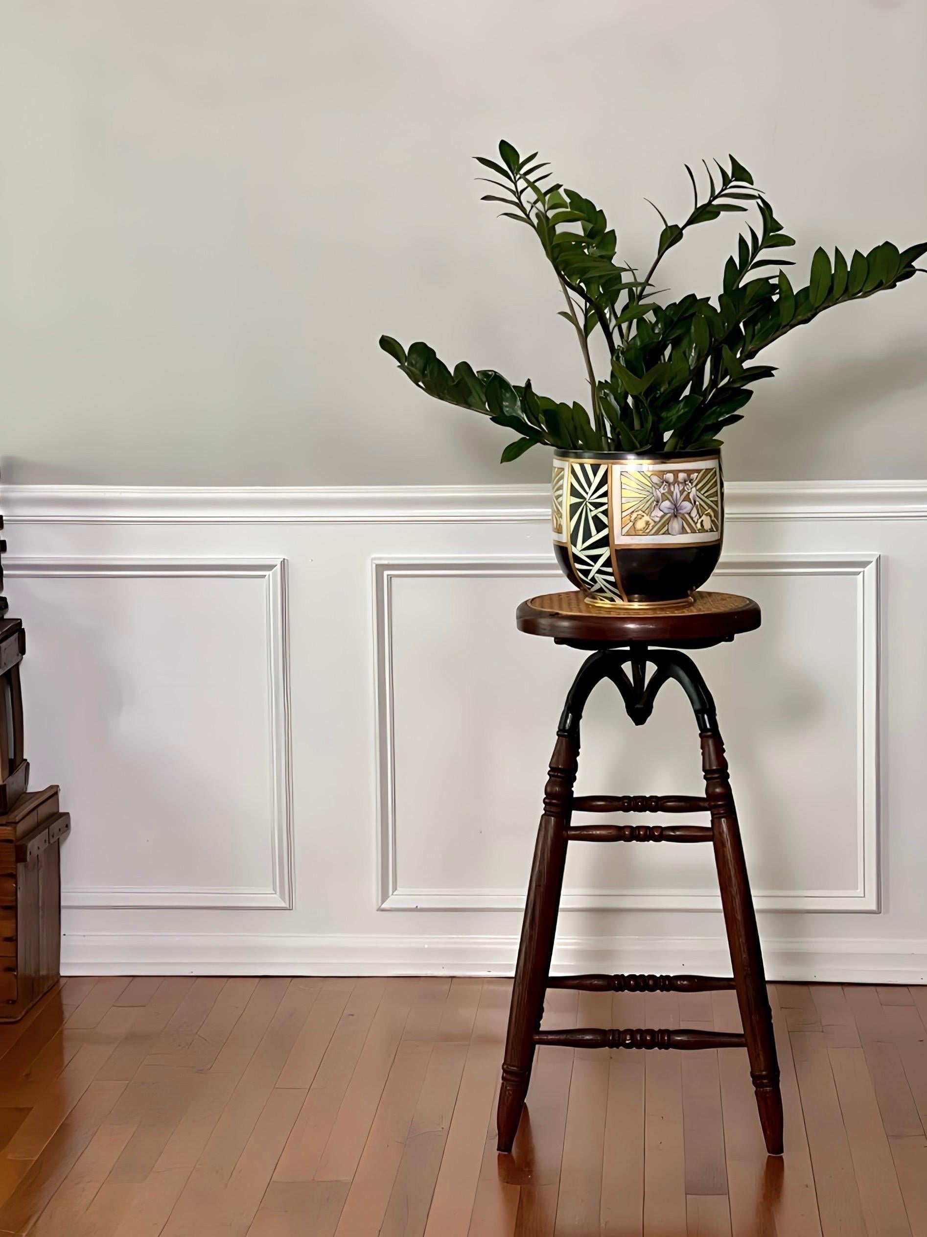 Tabouret de dessinateur et d'architecte en chêne et fer ancien et industriel avec assise cannée en vente 2