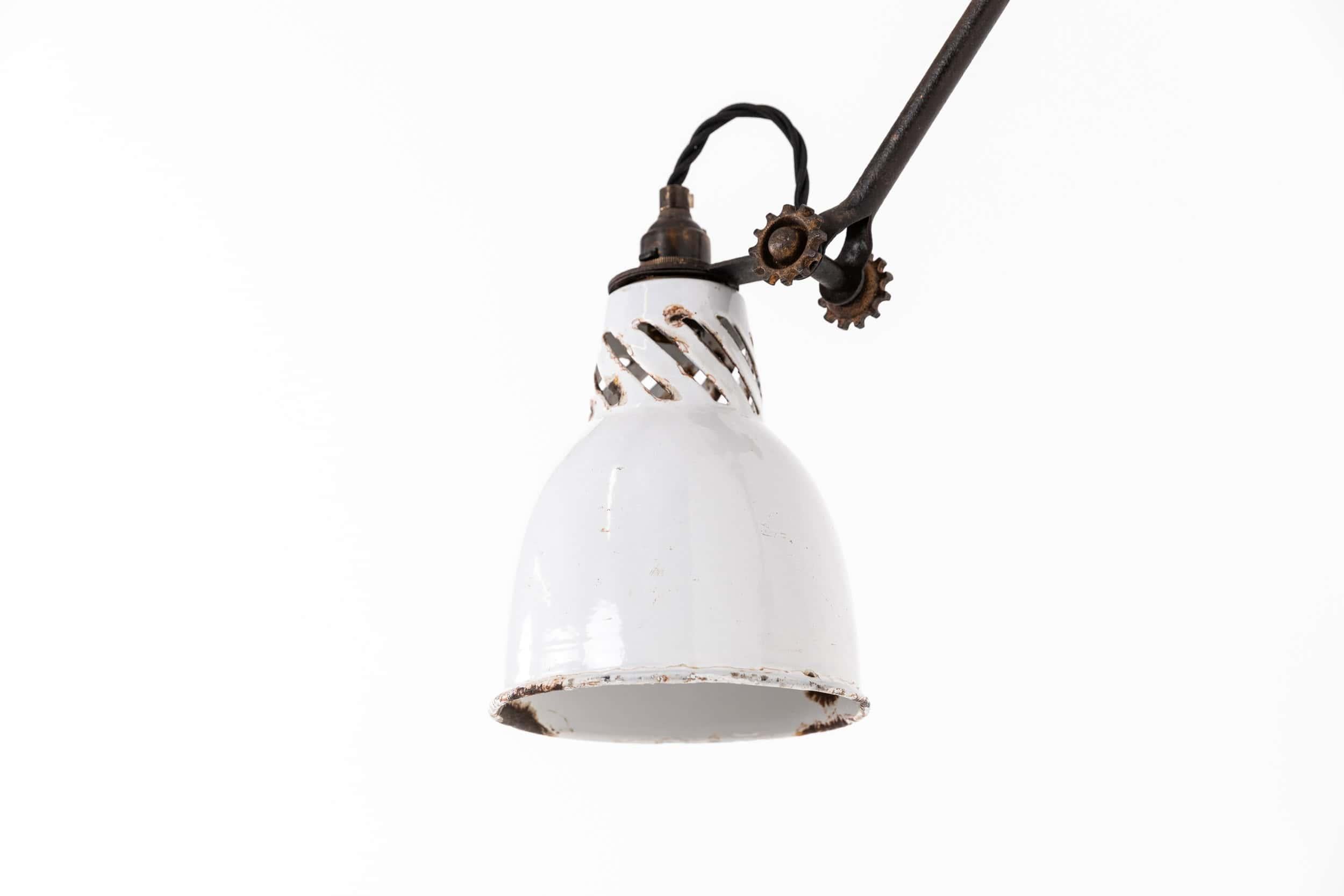 Début du 20ème siècle Lampe de bureau industrielle ancienne Dugdills Machinist, vers 1910 en vente