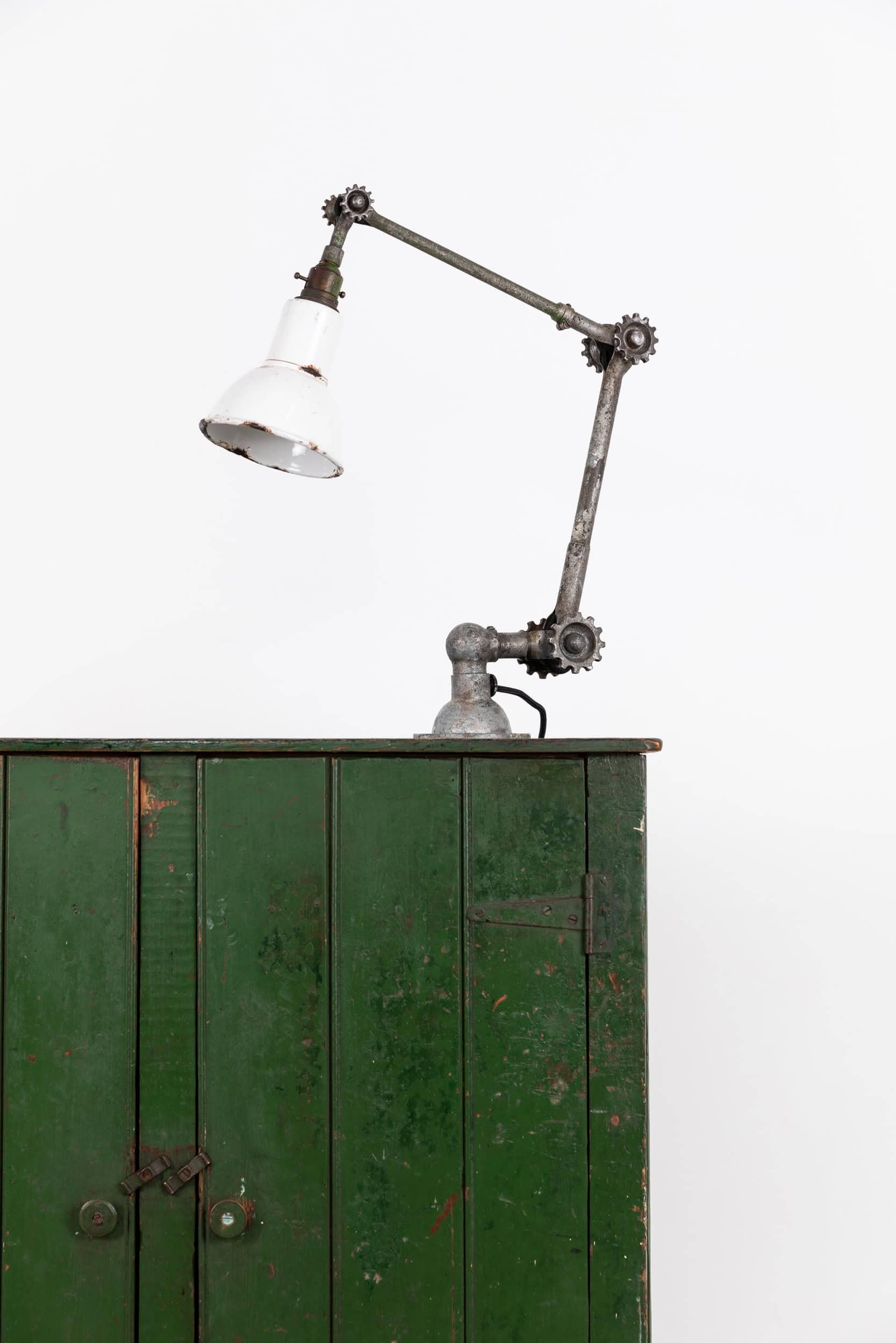 Lampe de bureau industrielle ancienne Dugdills Machinist, vers 1910 en vente 2