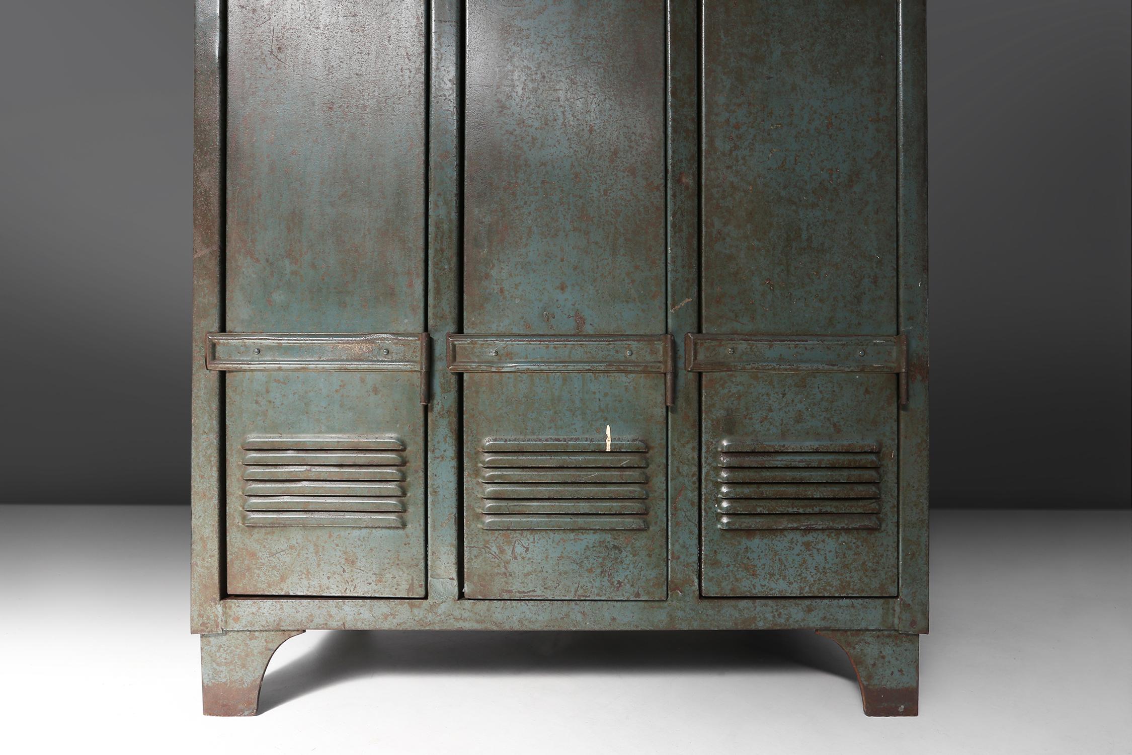 Antique industrial storage locker 1910 For Sale 2