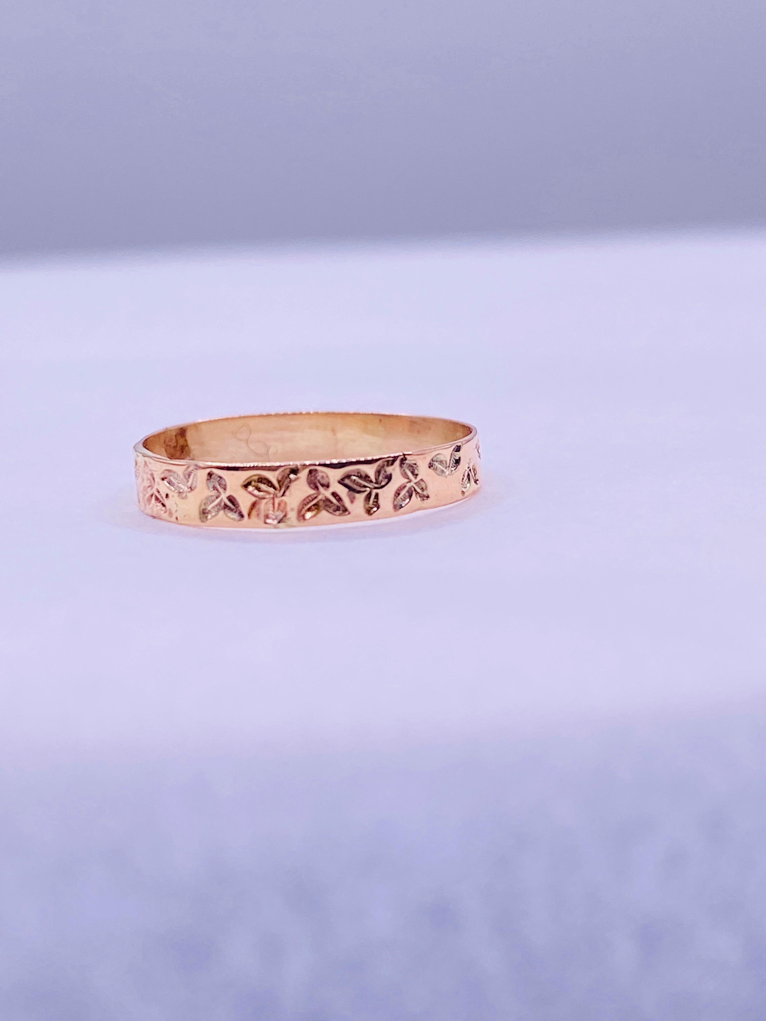 Antique 12k yellow gold  patterned infant baby band ring 0.3Dwt. Size 2.5 US