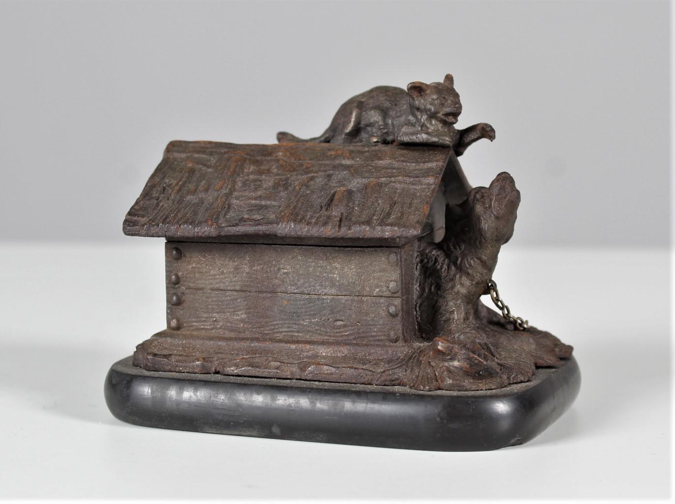 Encrier antique en bronze, fin du 19e siècle, chien et chat Bon état - En vente à Greven, DE