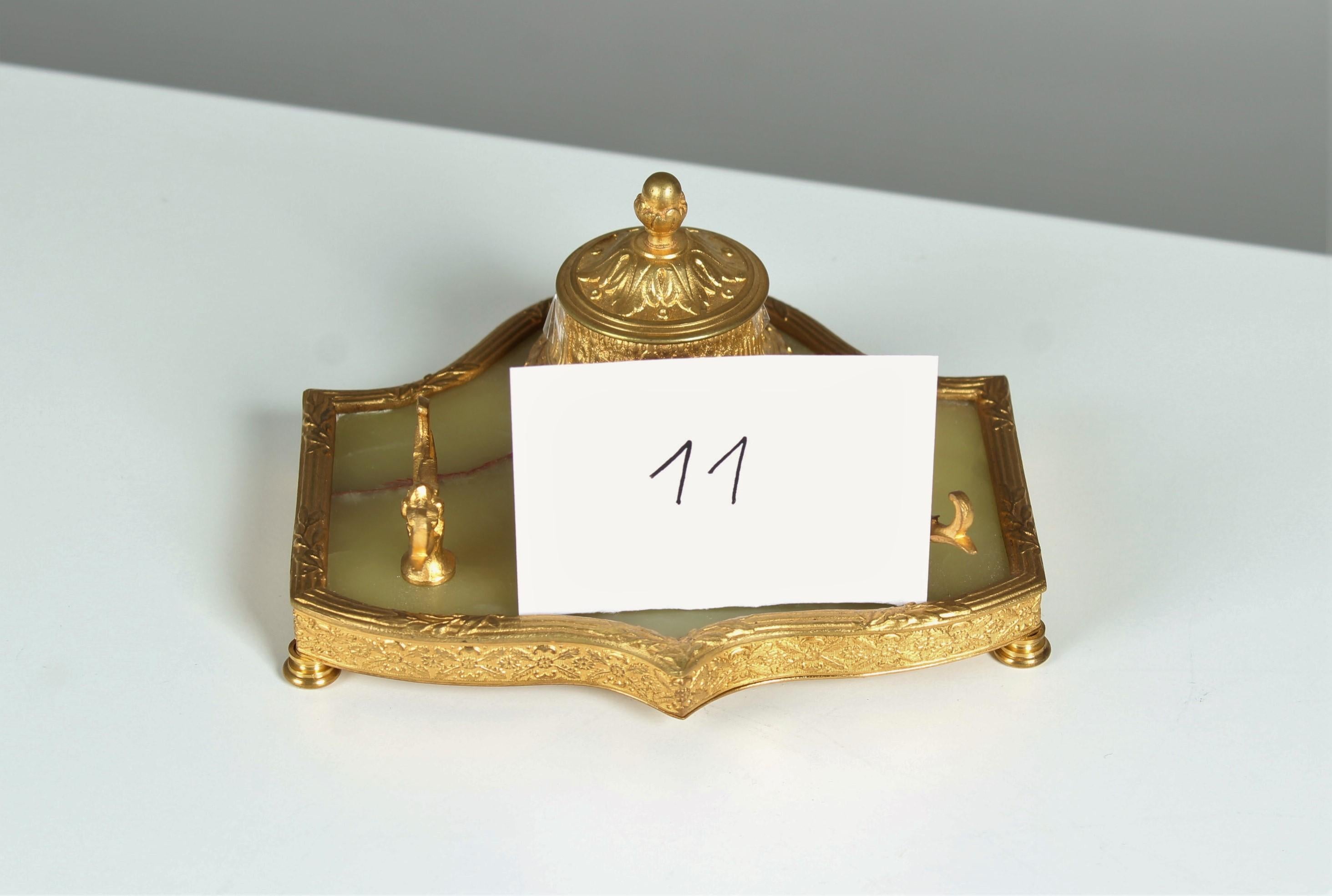 Encrier d'antiquités, bronze doré, outil de bureau ancien, porte-stylo, vers 1880 Bon état - En vente à Greven, DE