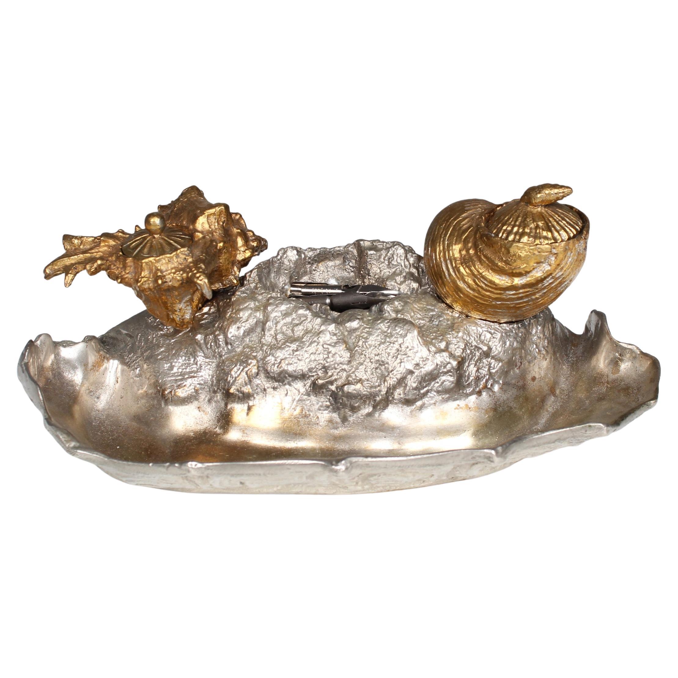 Antikes Tintenfass, Muscheln, vergoldet und versilbert, Bronzedorée, Mitte 19. im Angebot