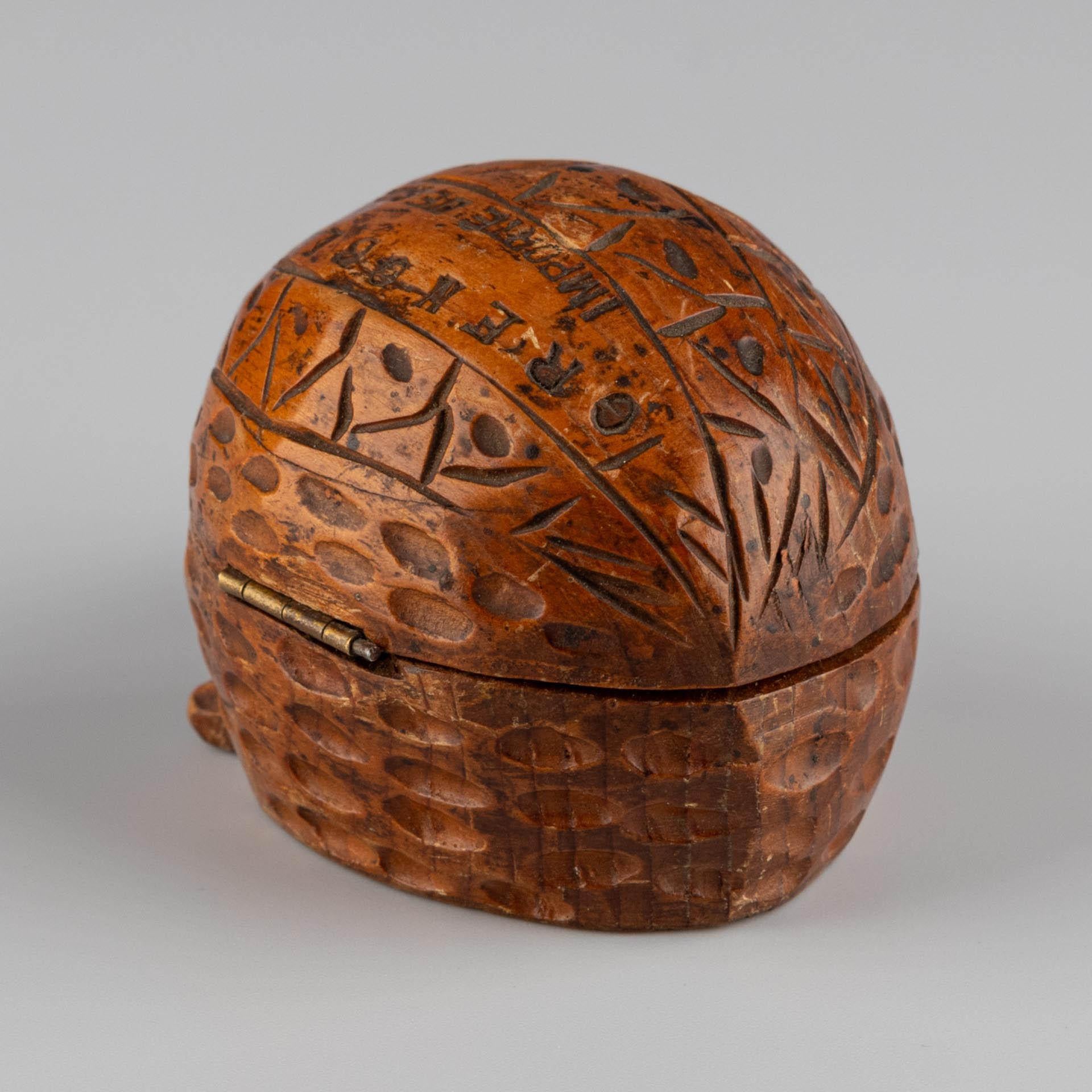 Antique Inkwell, Shape of a Walnut, Marked GRENOBLE, Switzerland, circa 1900 In Good Condition For Sale In Greven, DE