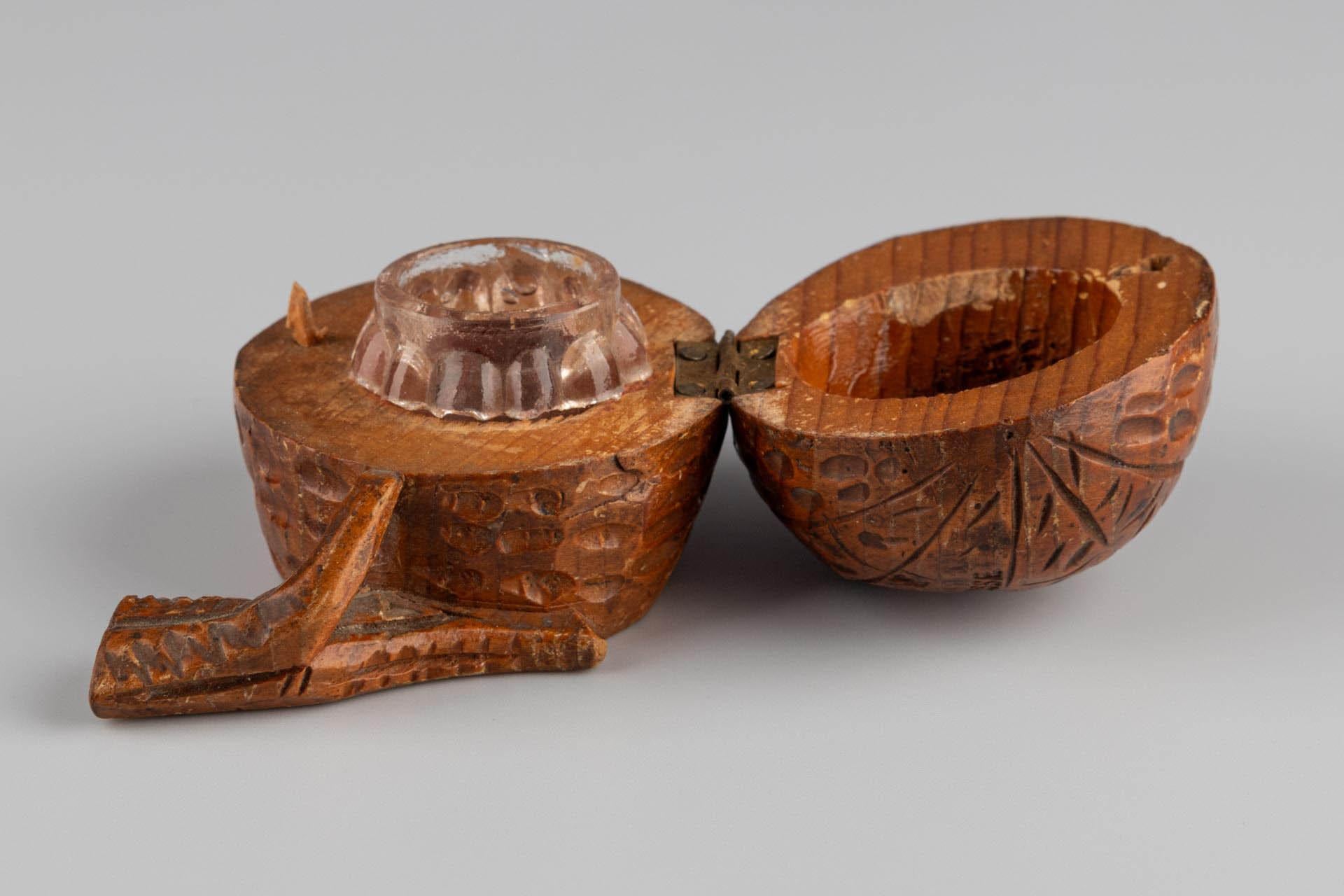 Antique Inkwell, Shape of a Walnut, Marked GRENOBLE, Switzerland, circa 1900 For Sale 1