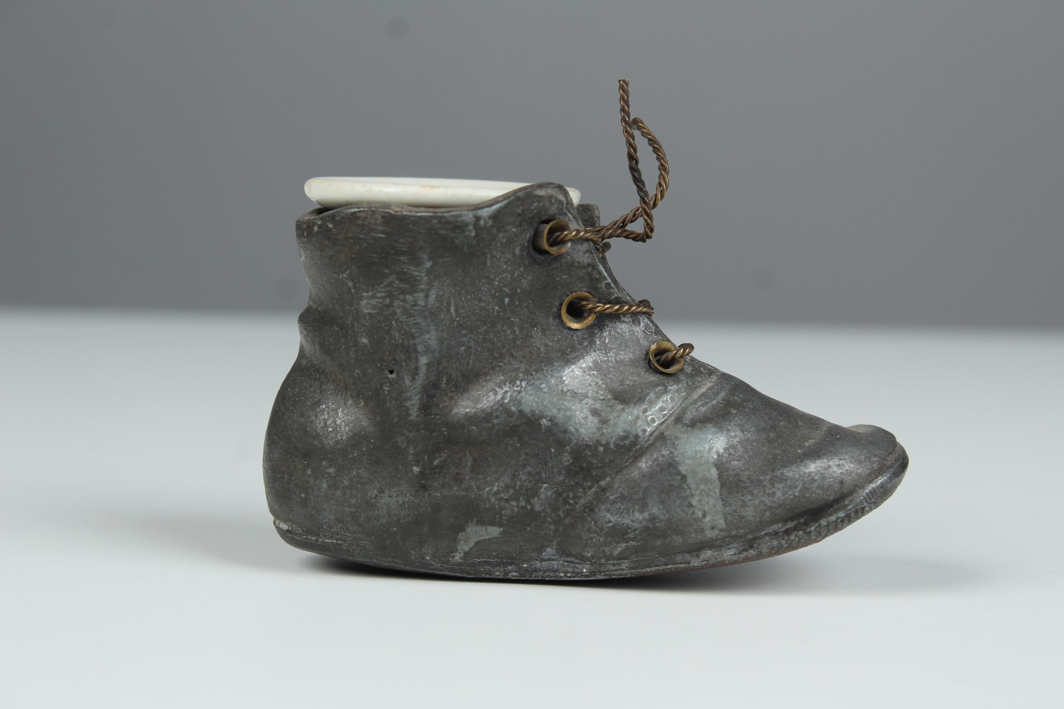 Métal Encrier ancien, chaussures, bottes, France, fin du 19ème siècle en vente
