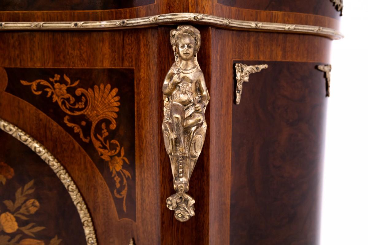 Antique inlaid chest of drawers, France, around 1850. After renovation. For Sale 4