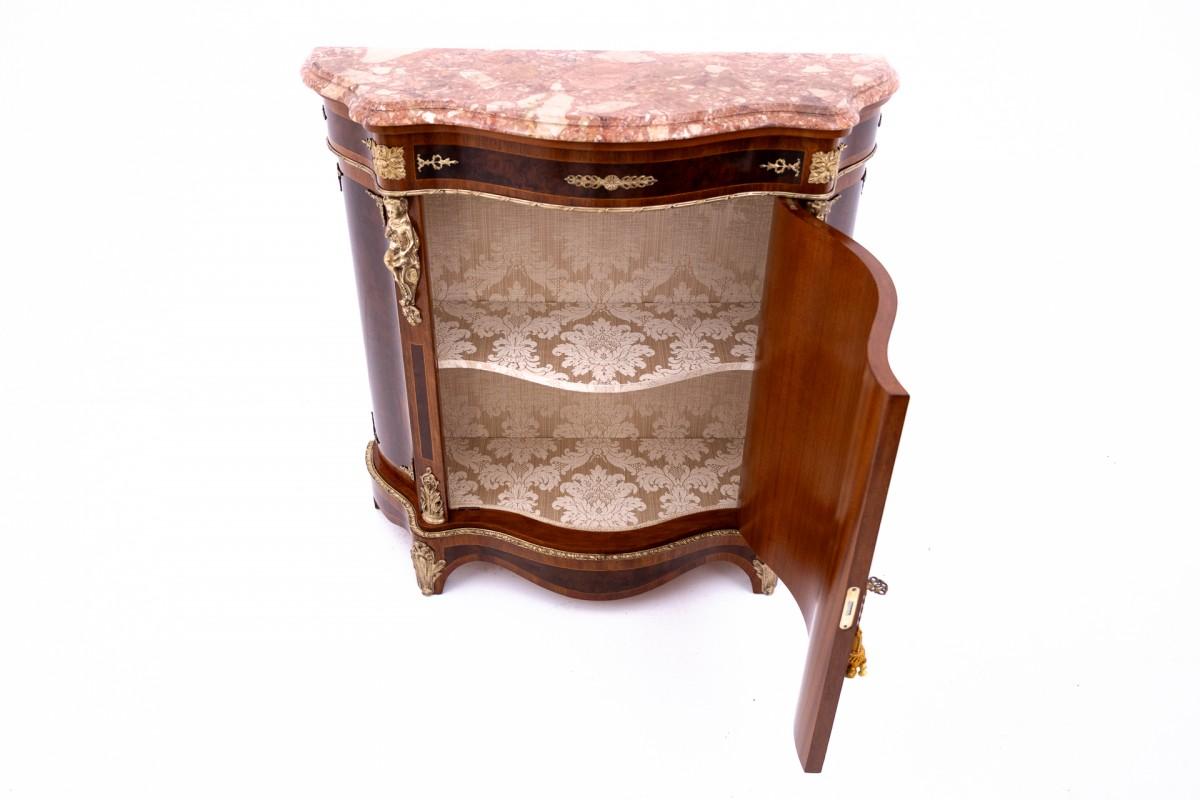 Antike Kommode mit Intarsien, Frankreich, um 1850. (Mittleres 19. Jahrhundert) im Angebot
