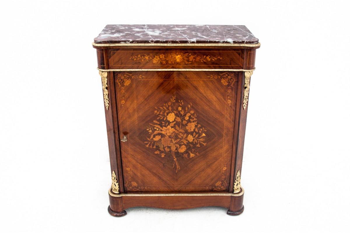 Antique inlaid chest of drawers, Northern Europe, around 1890. After renovation. For Sale 10