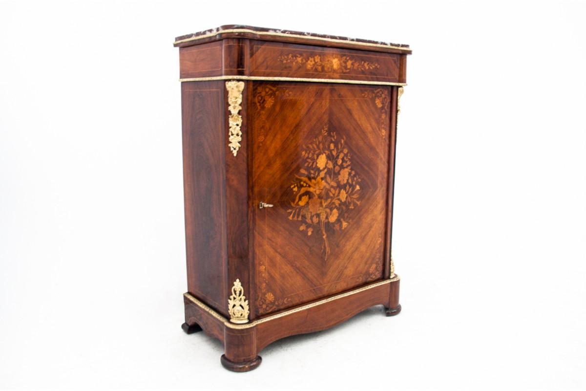 Antique inlaid chest of drawers, Northern Europe, around 1890. After renovation. In Good Condition For Sale In Chorzów, PL