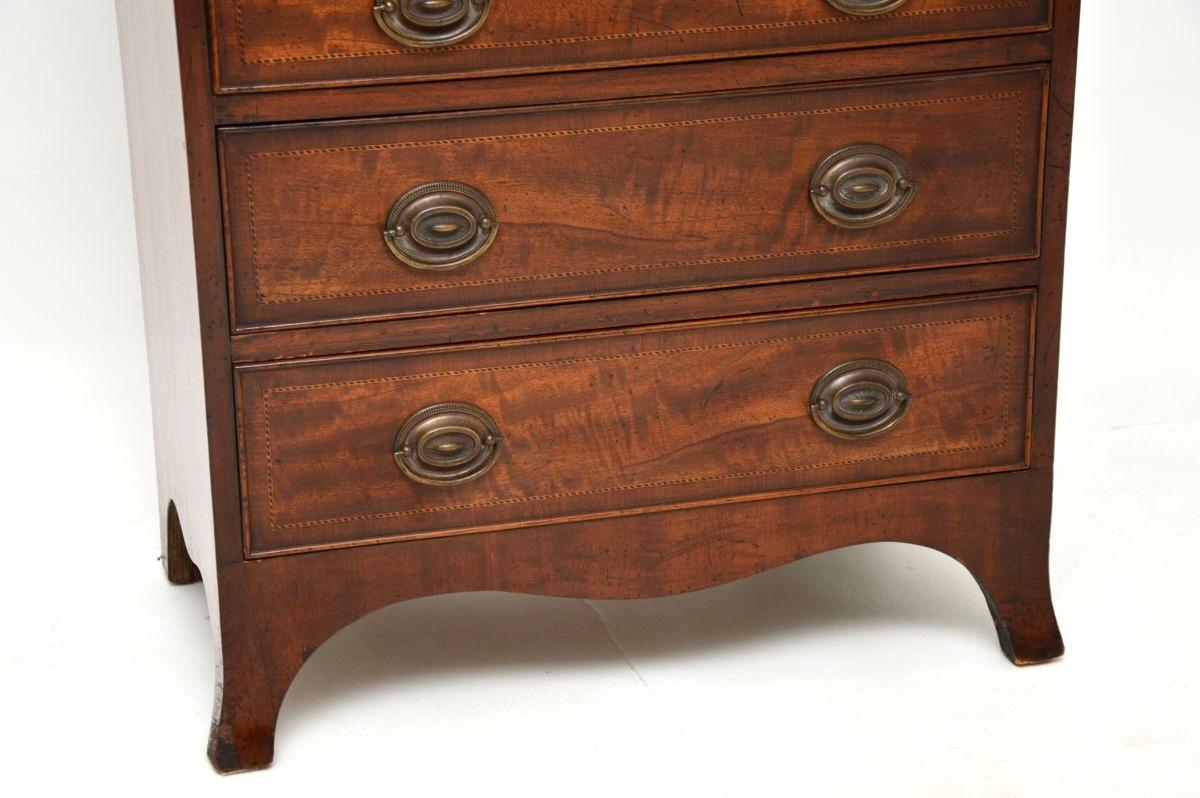 Antico cassettone intarsiato in stile georgiano in vendita 2