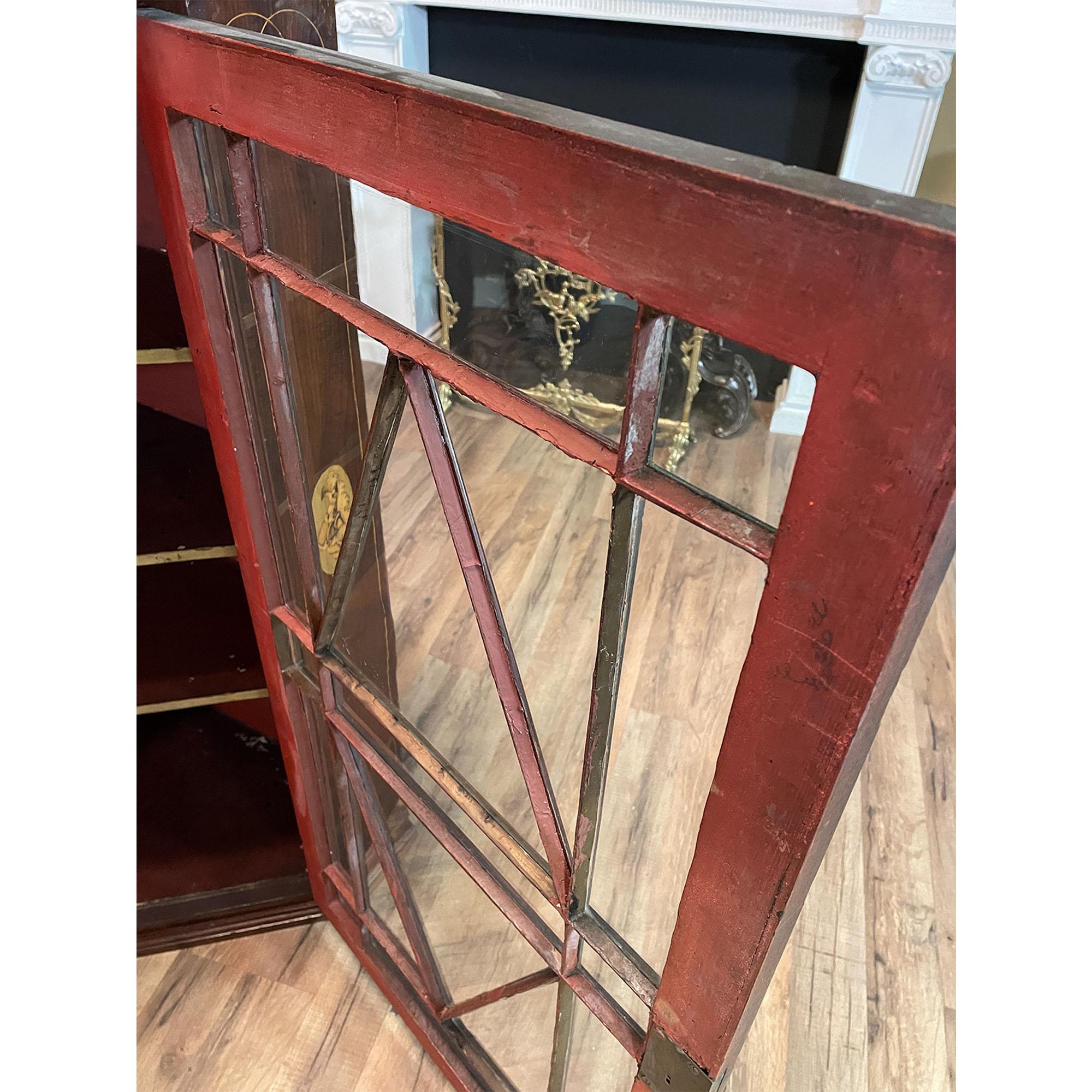 Ancienne armoire d'angle en acajou avec marqueterie en vente 1