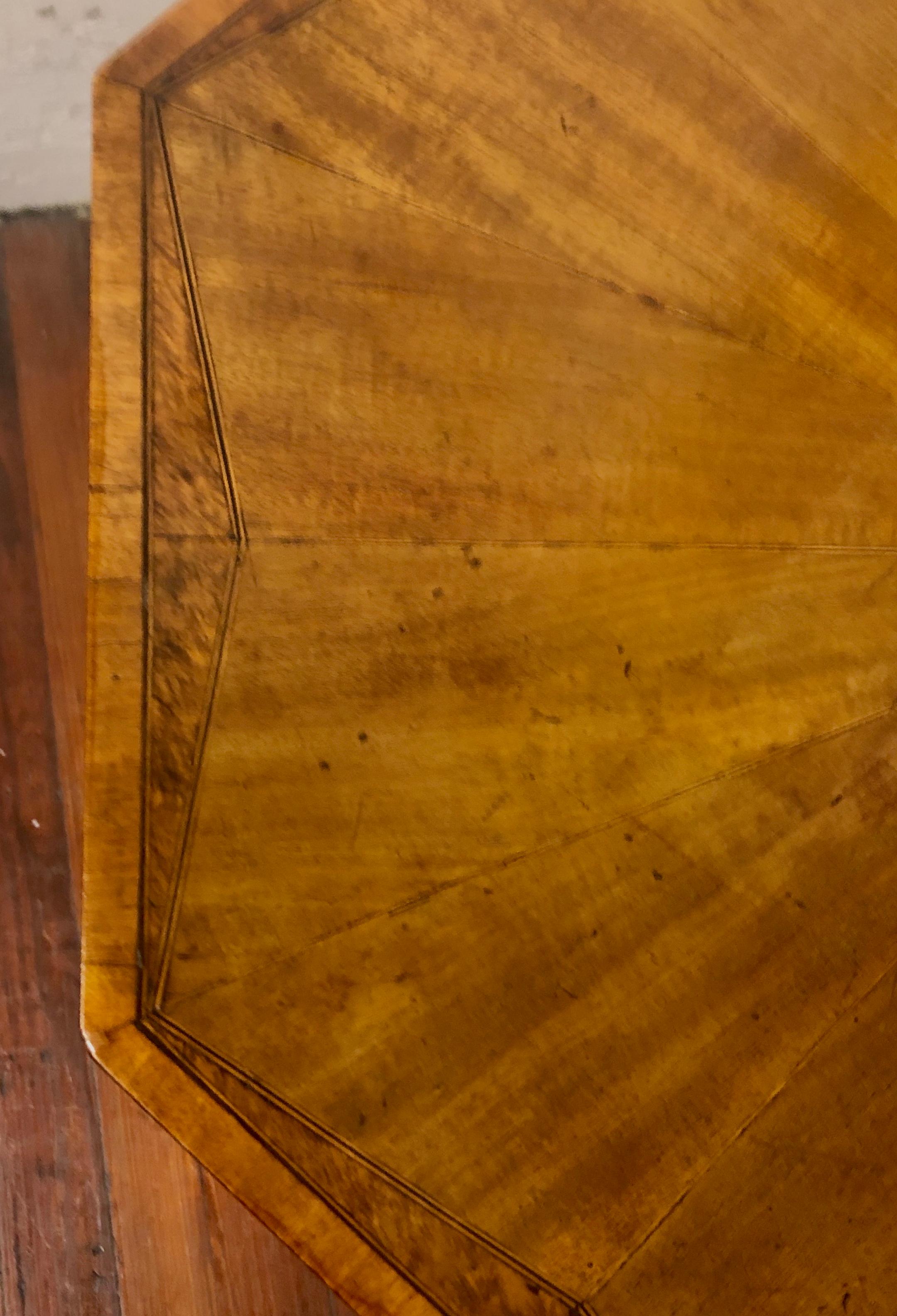 English Antique Inlaid Mahogany Burr Elm and Satinwood Occasional Table