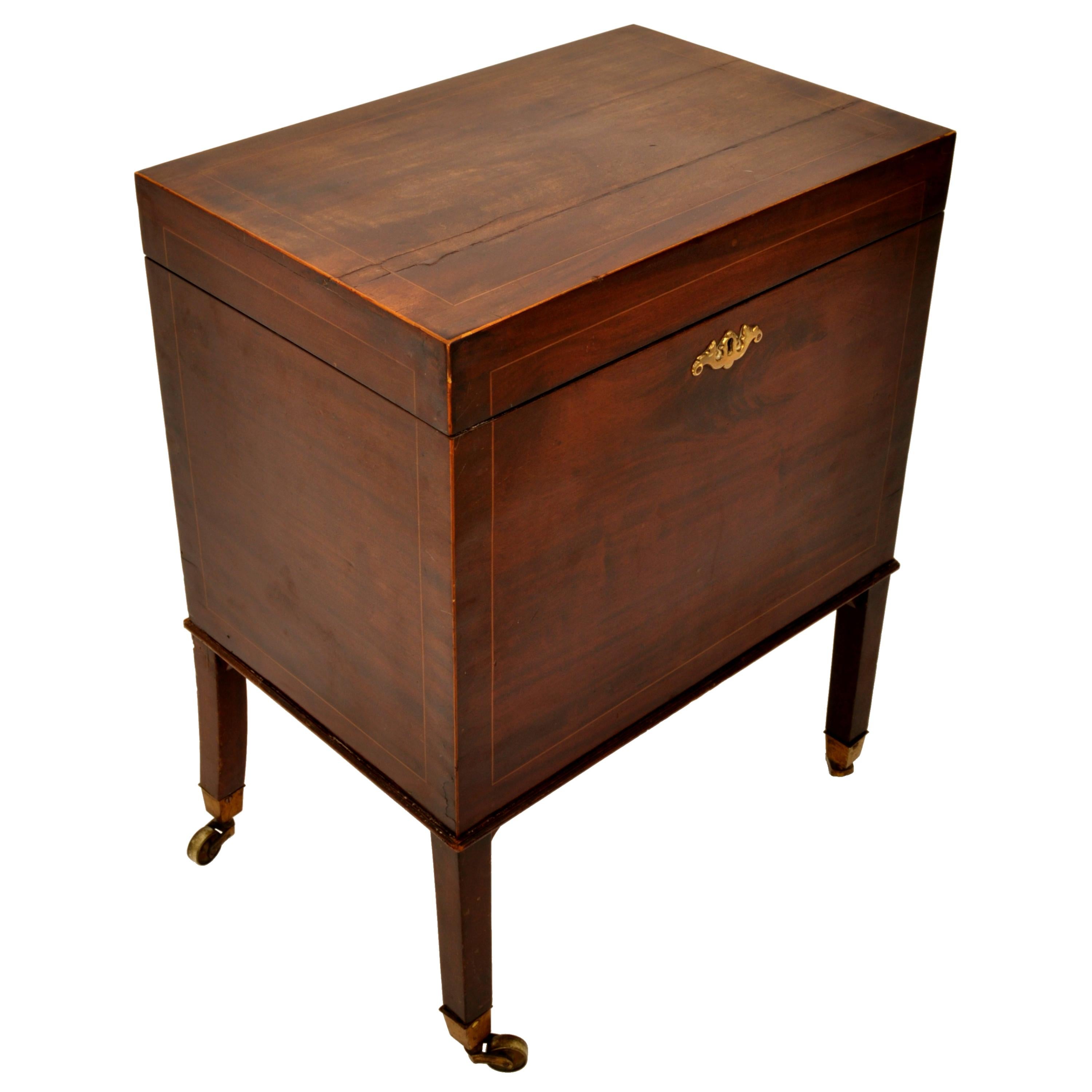 Antique Inlaid Mahogany Georgian Wine Cellarette or Cigar Humidor, Circa 1800 In Good Condition In Portland, OR