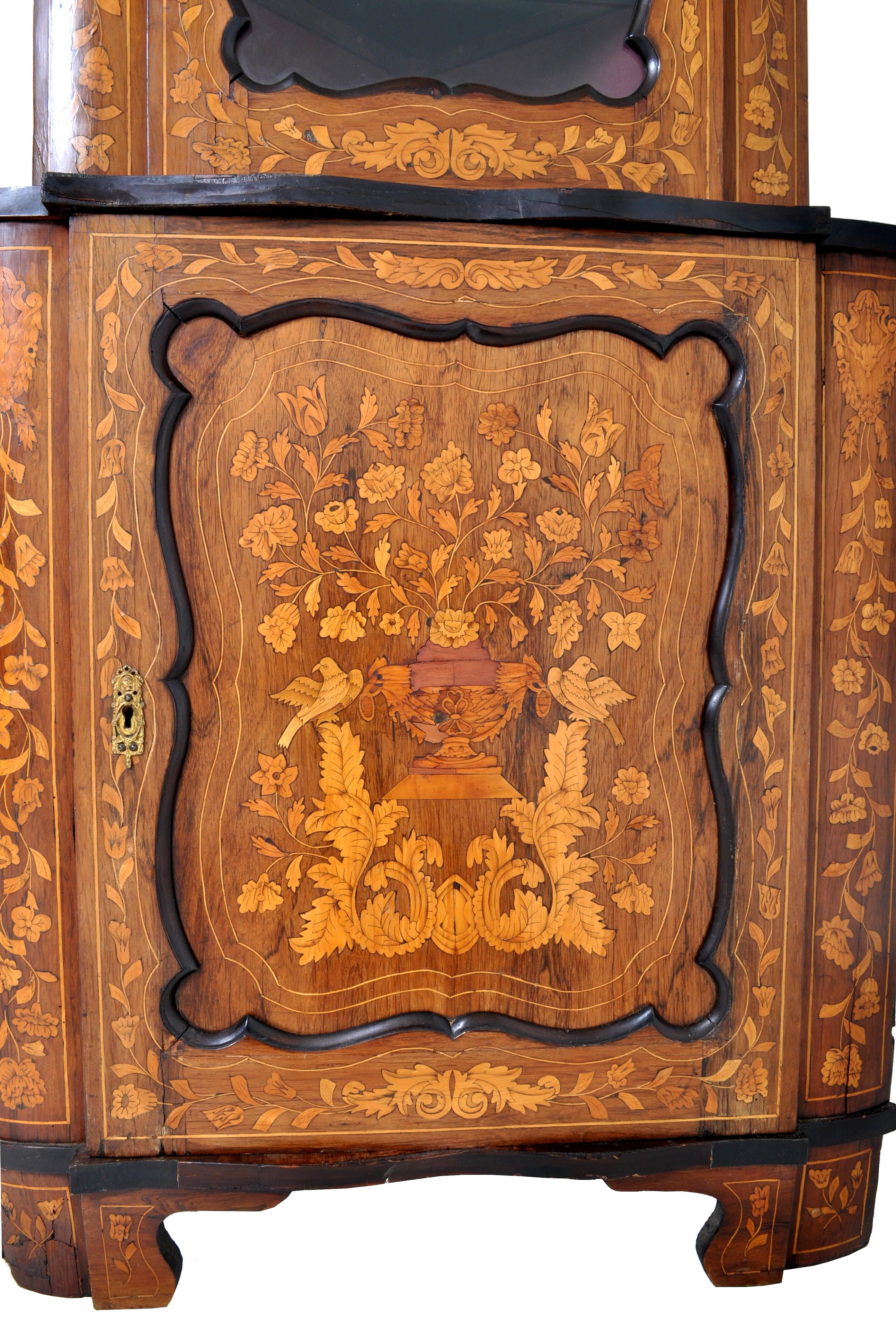 Antique Inlaid Marquetry Dutch Two-Piece Corner Cabinet, circa 1830 3