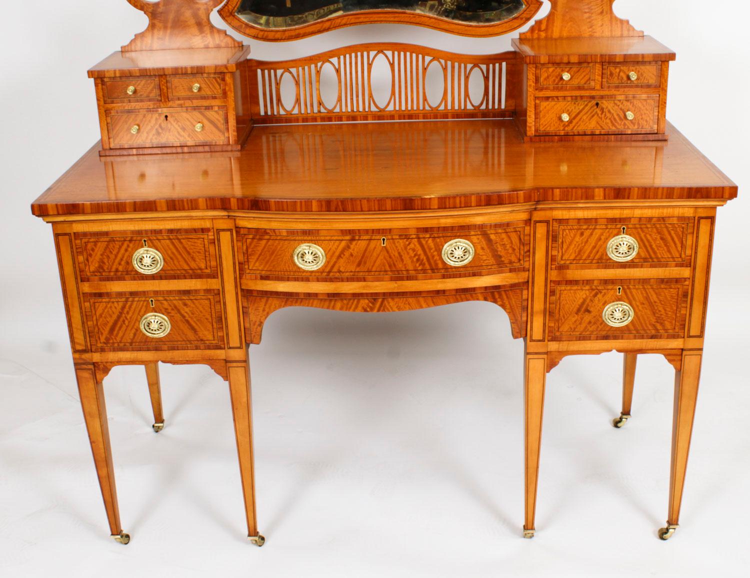 Table de toilette ancienne en bois de citronnier incrusté Maple & Co 19ème siècle en vente 6