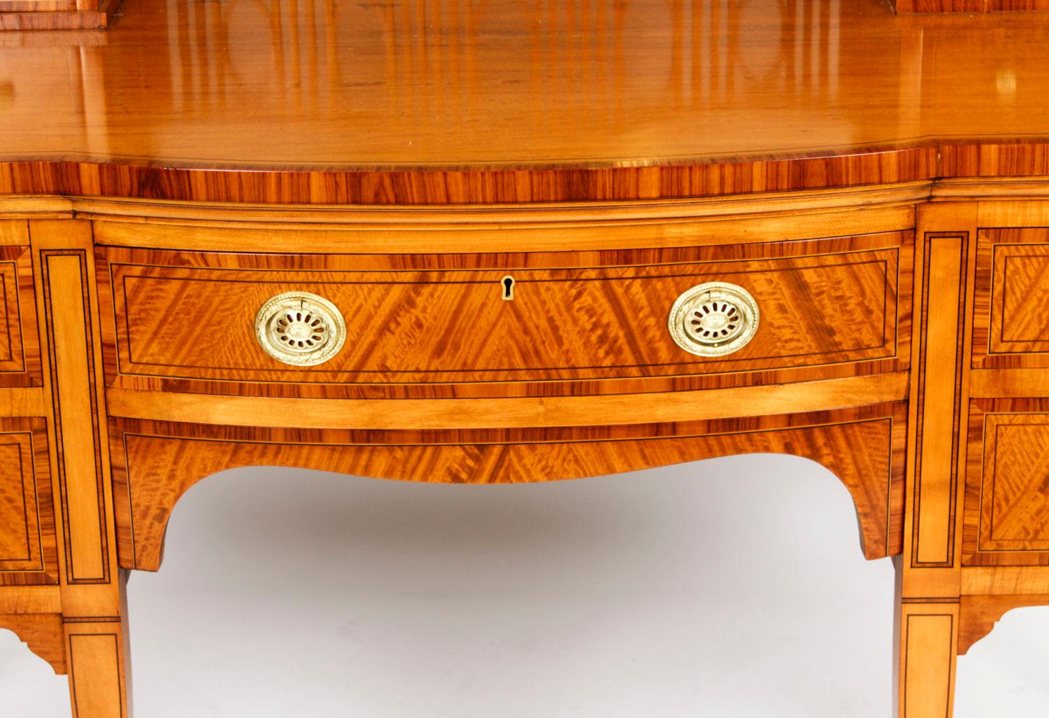 Table de toilette ancienne en bois de citronnier incrusté Maple & Co 19ème siècle en vente 7
