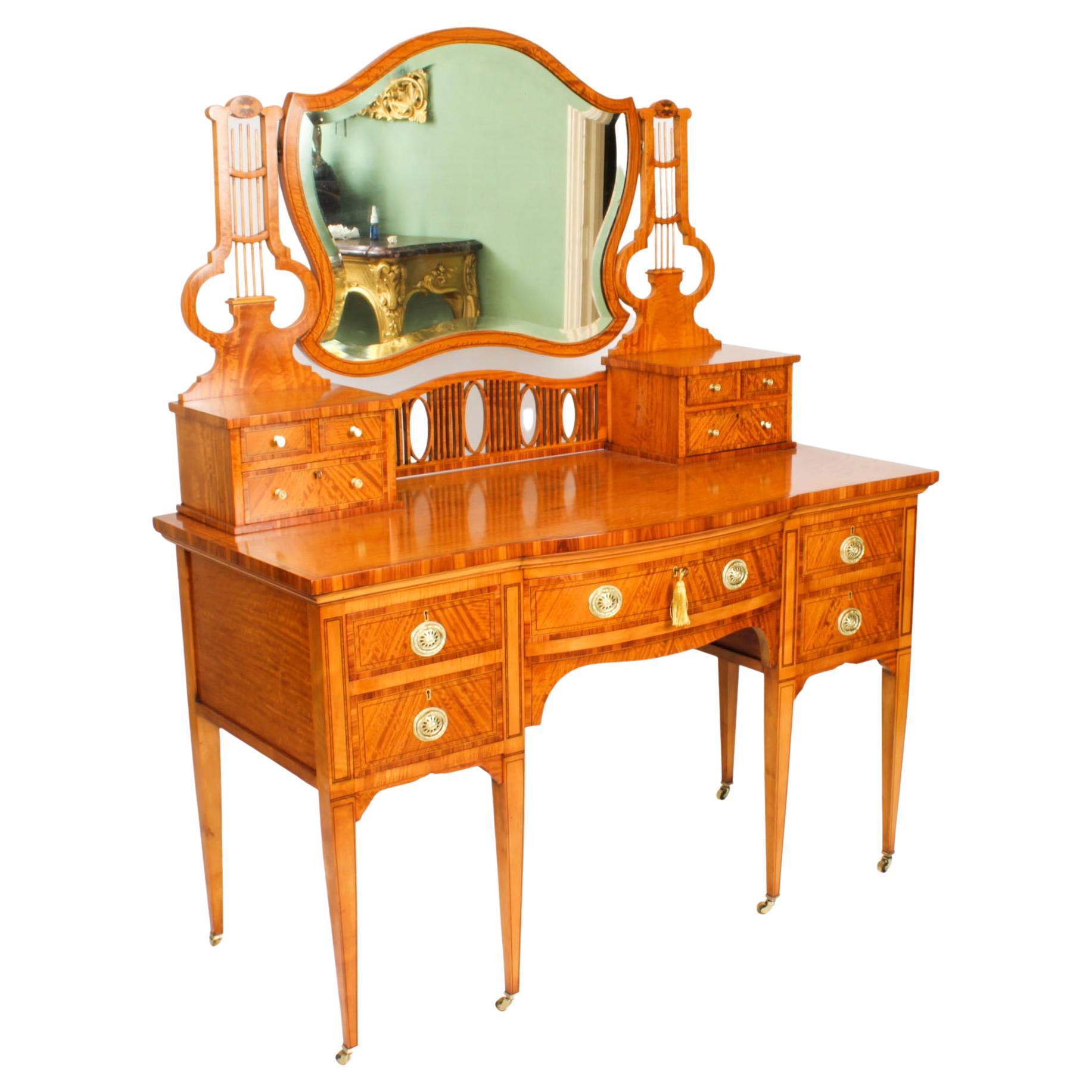 Table de toilette ancienne en bois de citronnier incrusté Maple & Co 19ème siècle en vente