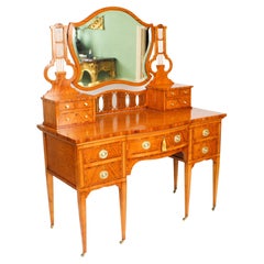 Table de toilette ancienne en bois de citronnier incrusté Maple & Co 19ème siècle