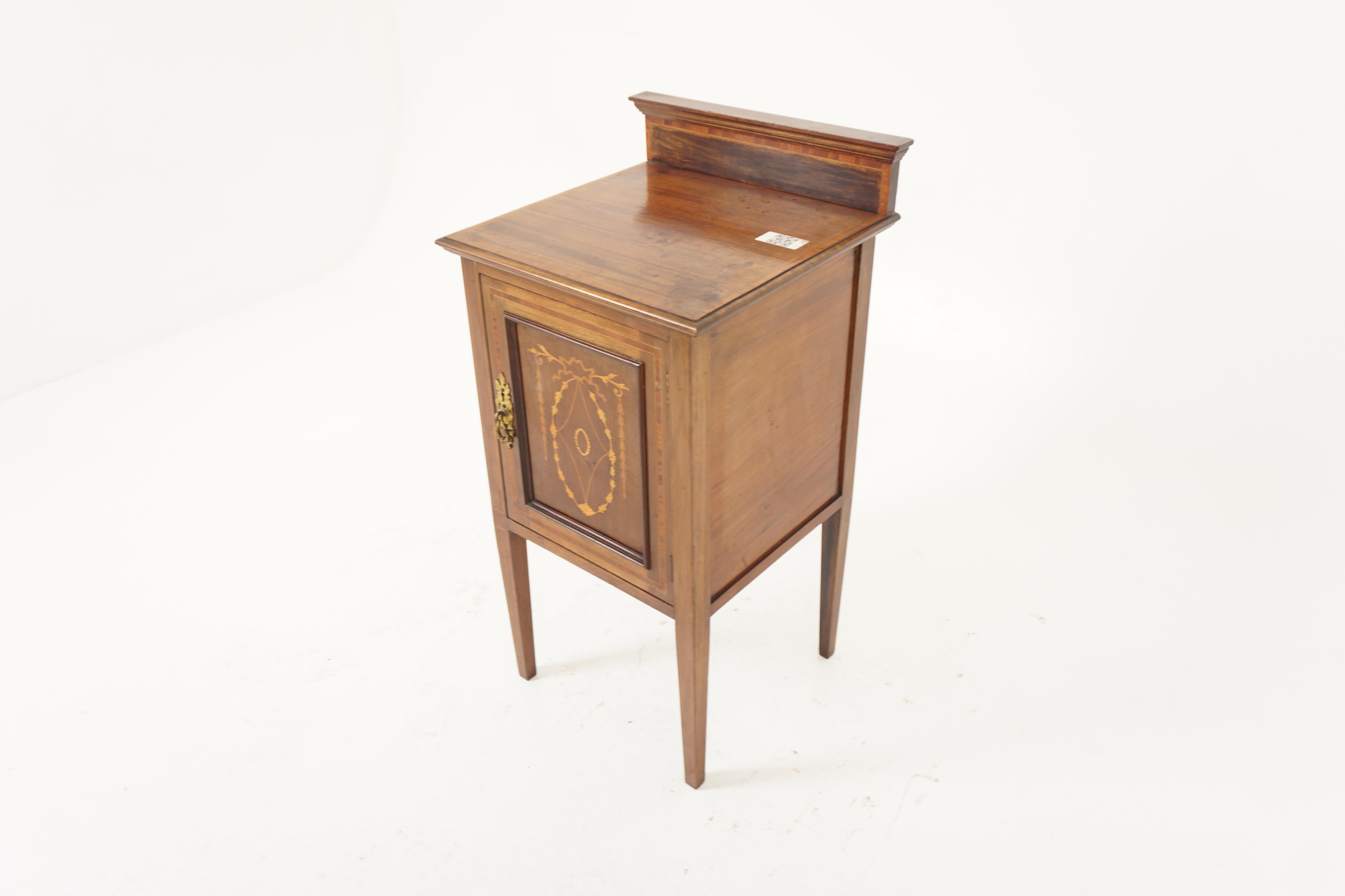 Antique Walnut Nightstand, Sheraton Revival Inlaid Walnut Bedside Table, Antique Furniture, Scotland 1900, H969

+ Scotland 1900
+ Solid Walnut and Veneer (satinwood and boxwood)
+ Original Finish
+ Raised gallery and rectangular top are both