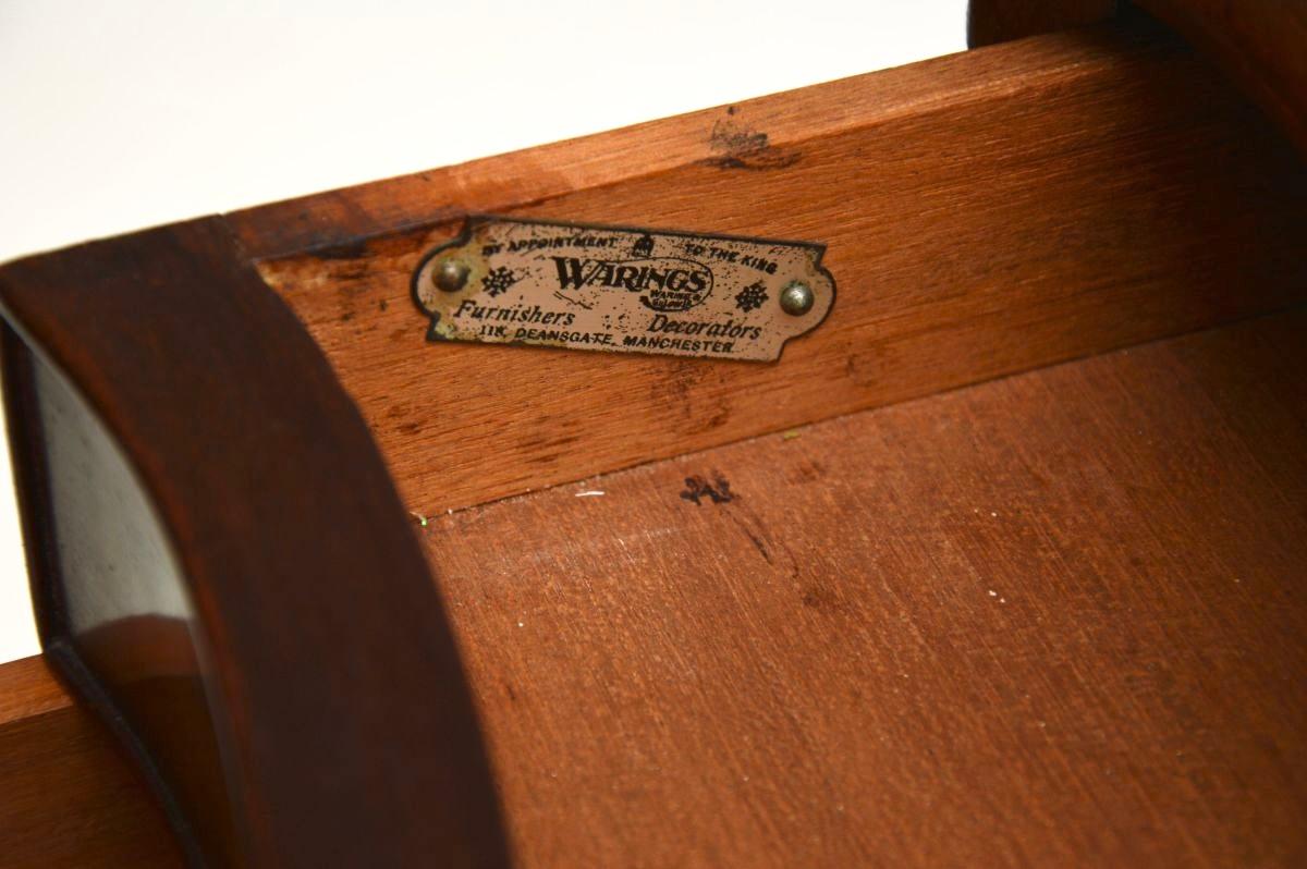 Table d'appoint ancienne en noyer marqueté par Waring and Gillows en vente 5