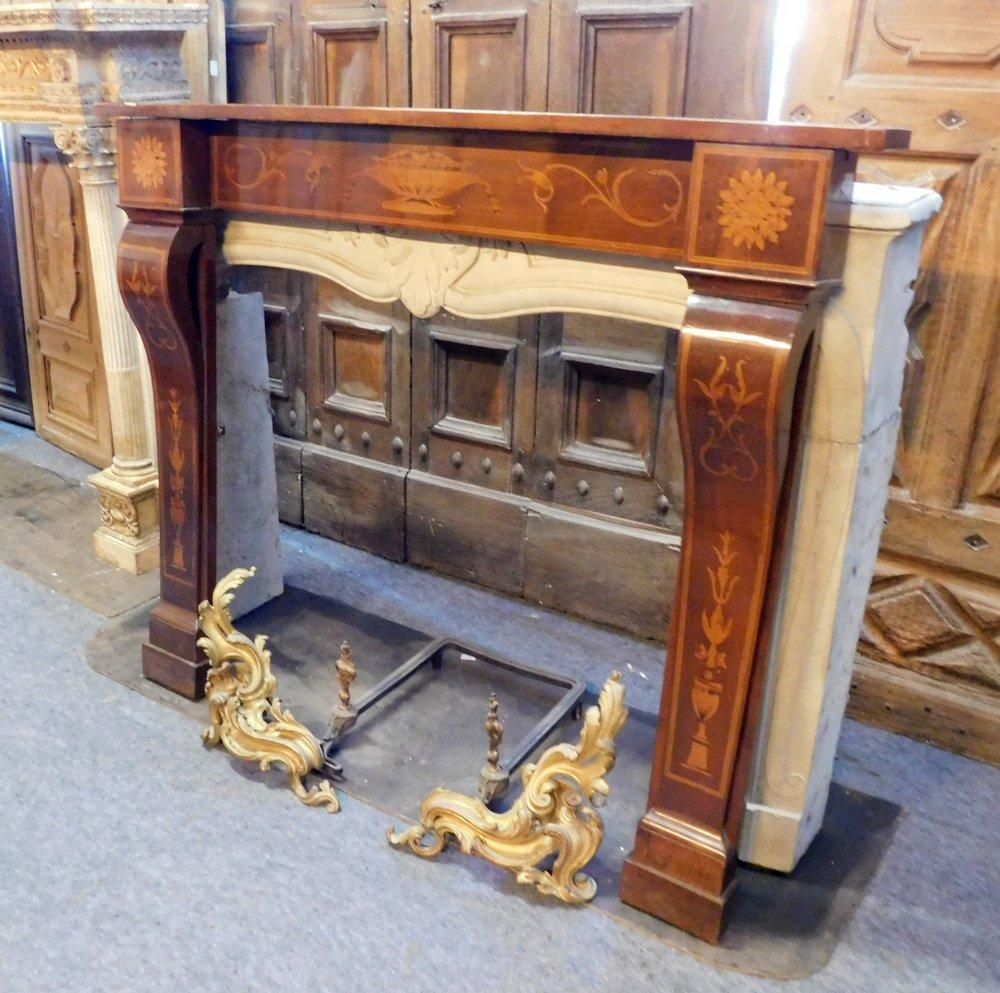 Antique Inlaid Walnut Wood Fireplace Mantel, 19th Century In Good Condition In Cuneo, Italy (CN)