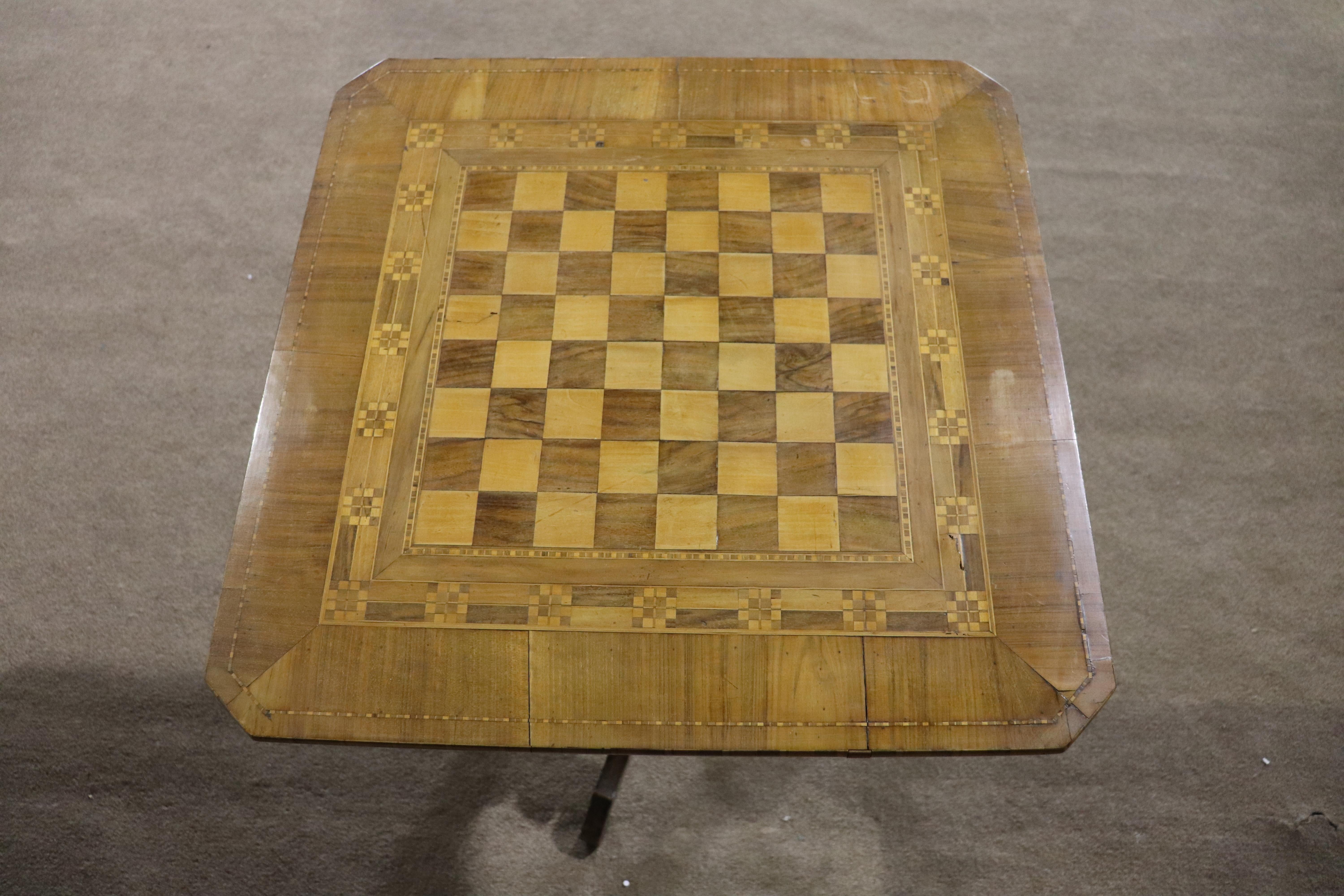 Antique Inlay Game Table In Good Condition For Sale In Brooklyn, NY