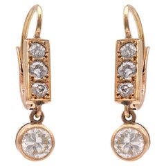 Boucles d'oreilles pendantes en or jaune 18k avec diamants d'inspiration antique