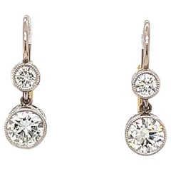 Boucles d'oreilles pendantes d'inspiration ancienne en or jaune 18 carats et platine avec diamants