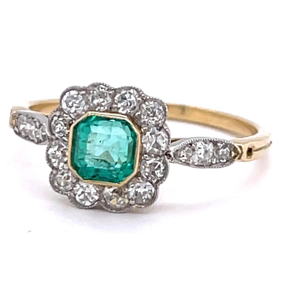 Antique Inspired Emerald Diamond 18K Gold Ring In New Condition In Beverly Hills, CA