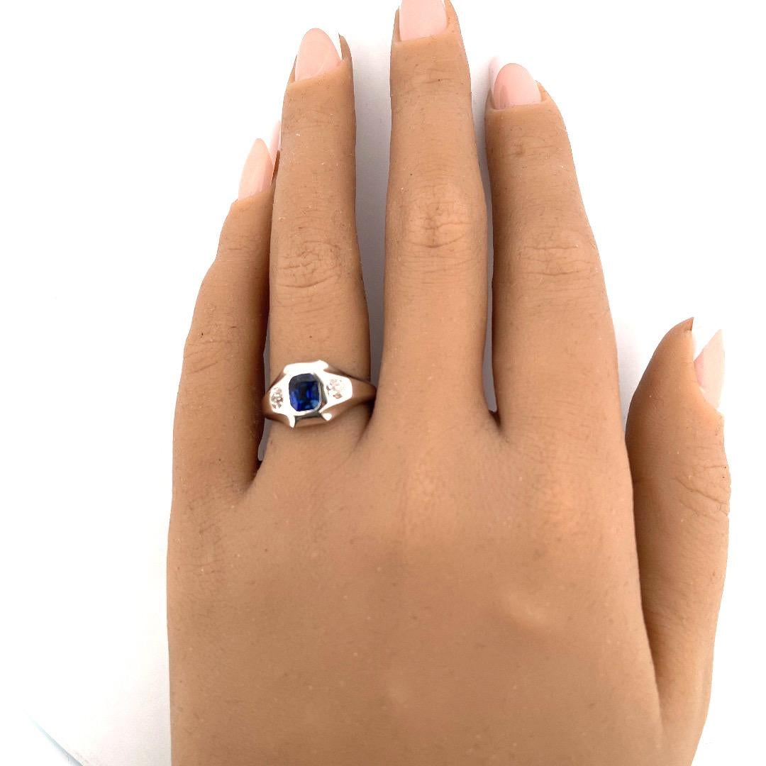 Antique Inspired Platinum Blue Sapphire and White Diamond Ring In Excellent Condition For Sale In New York, NY
