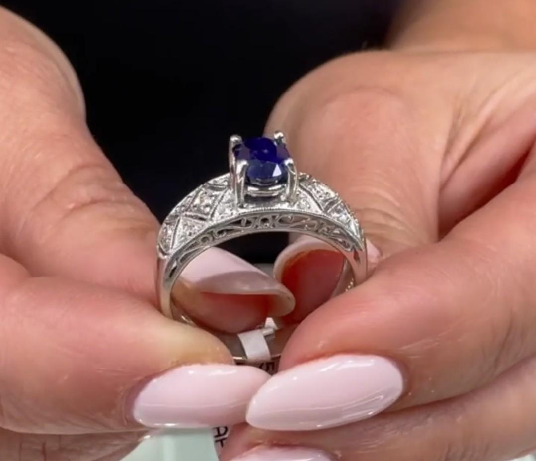 Antique Inspired Platinum Ring with 0.97 Carat Oval Sapphire & Round Diamonds For Sale 1