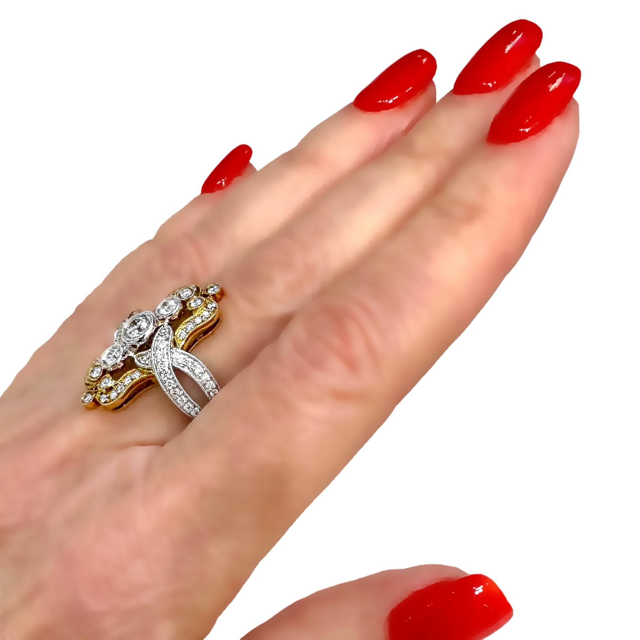 Bague d'inspiration ancienne en or jaune et blanc 18 carats avec diamants en vente 11