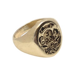 Antique Intaglio Crest Yellow Gold Signet Ring