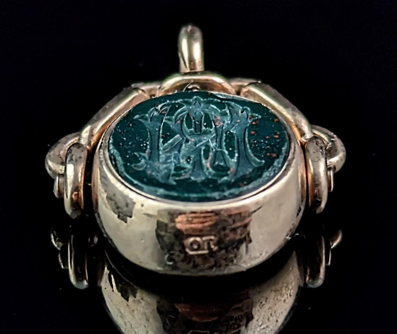 Antique intaglio swivel fob pendant, 10k gold, Bloodstone and Carnelian  In Fair Condition In NEWARK, GB