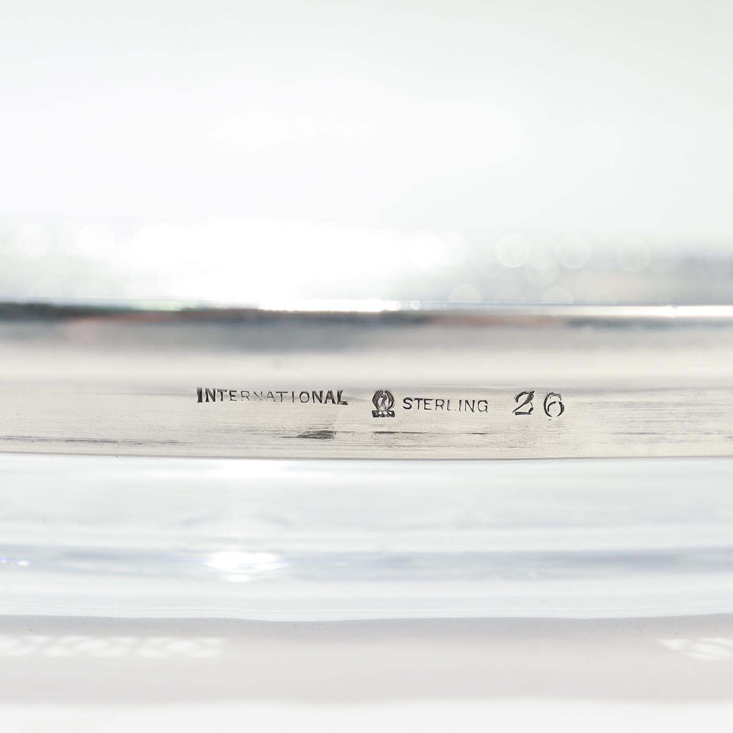 Antiguo plato de cristal tallado montado en International Sterling Silver en venta 3