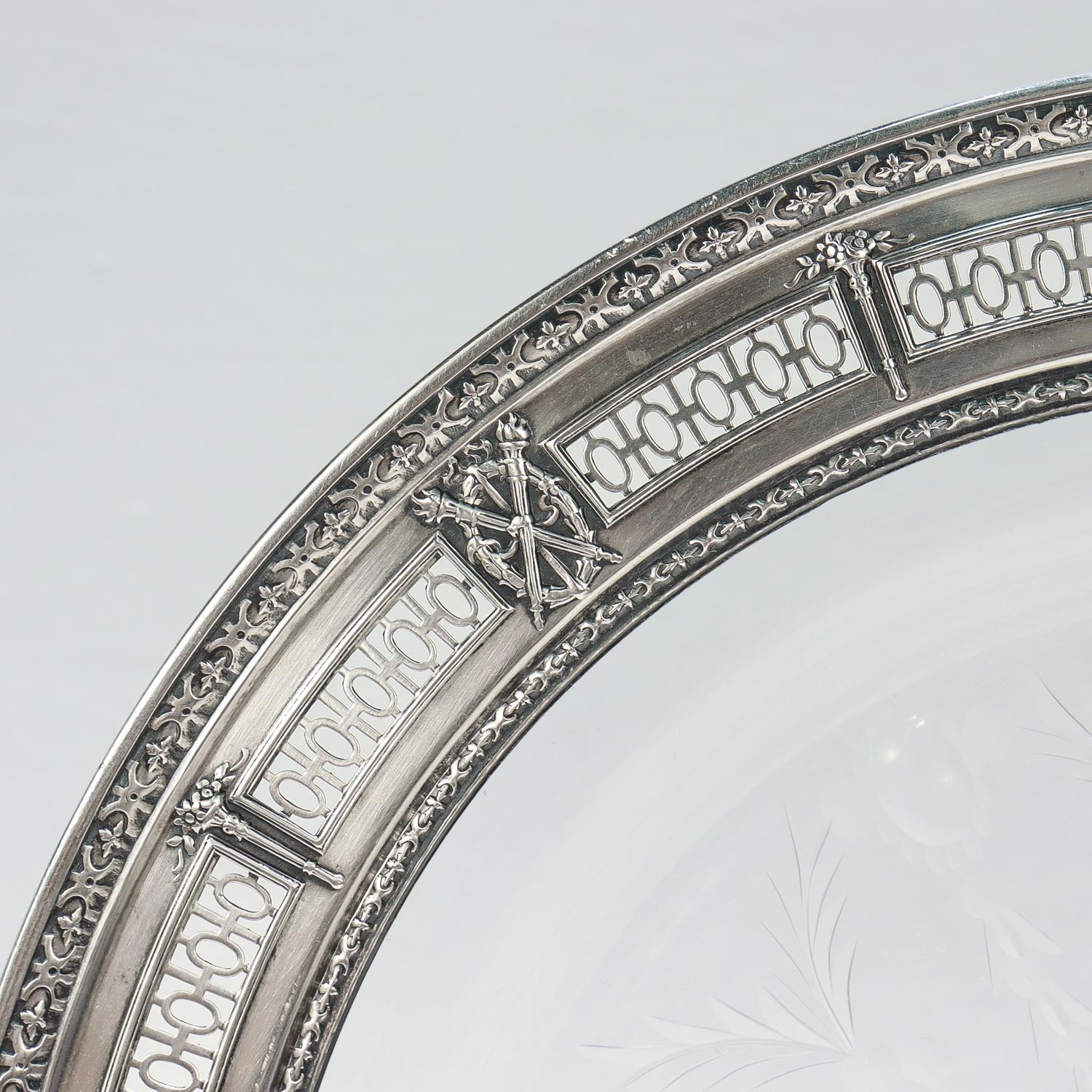 Antiguo plato de cristal tallado montado en International Sterling Silver en Bueno estado para la venta en Philadelphia, PA