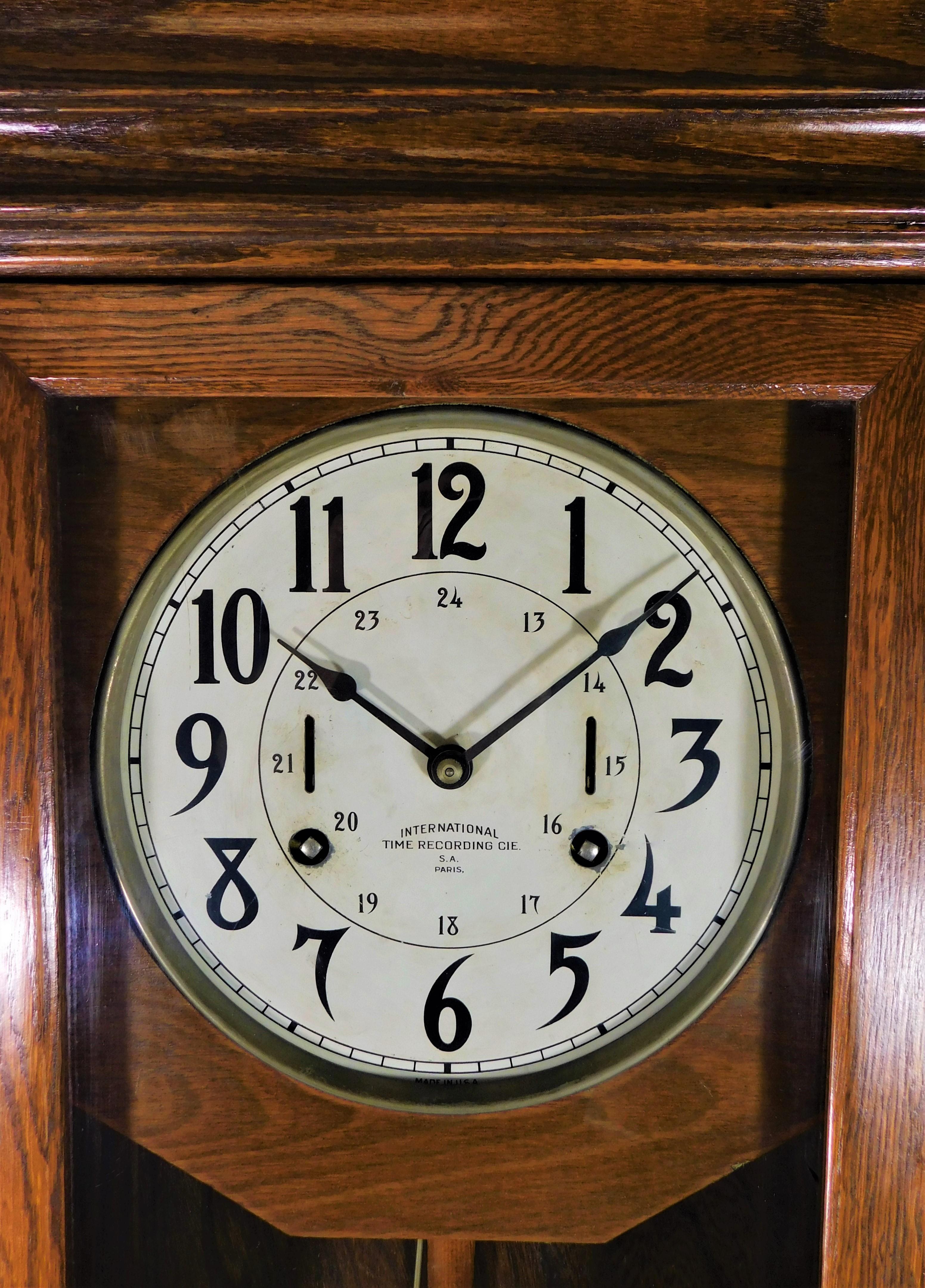 Antique International Time Recording Punch Card Wall Clock, Circa 1900 In Good Condition In Hamilton, Ontario