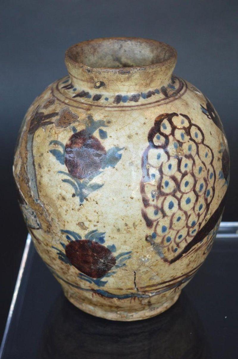 Perse Vase iranien ancien du 19e siècle en vente