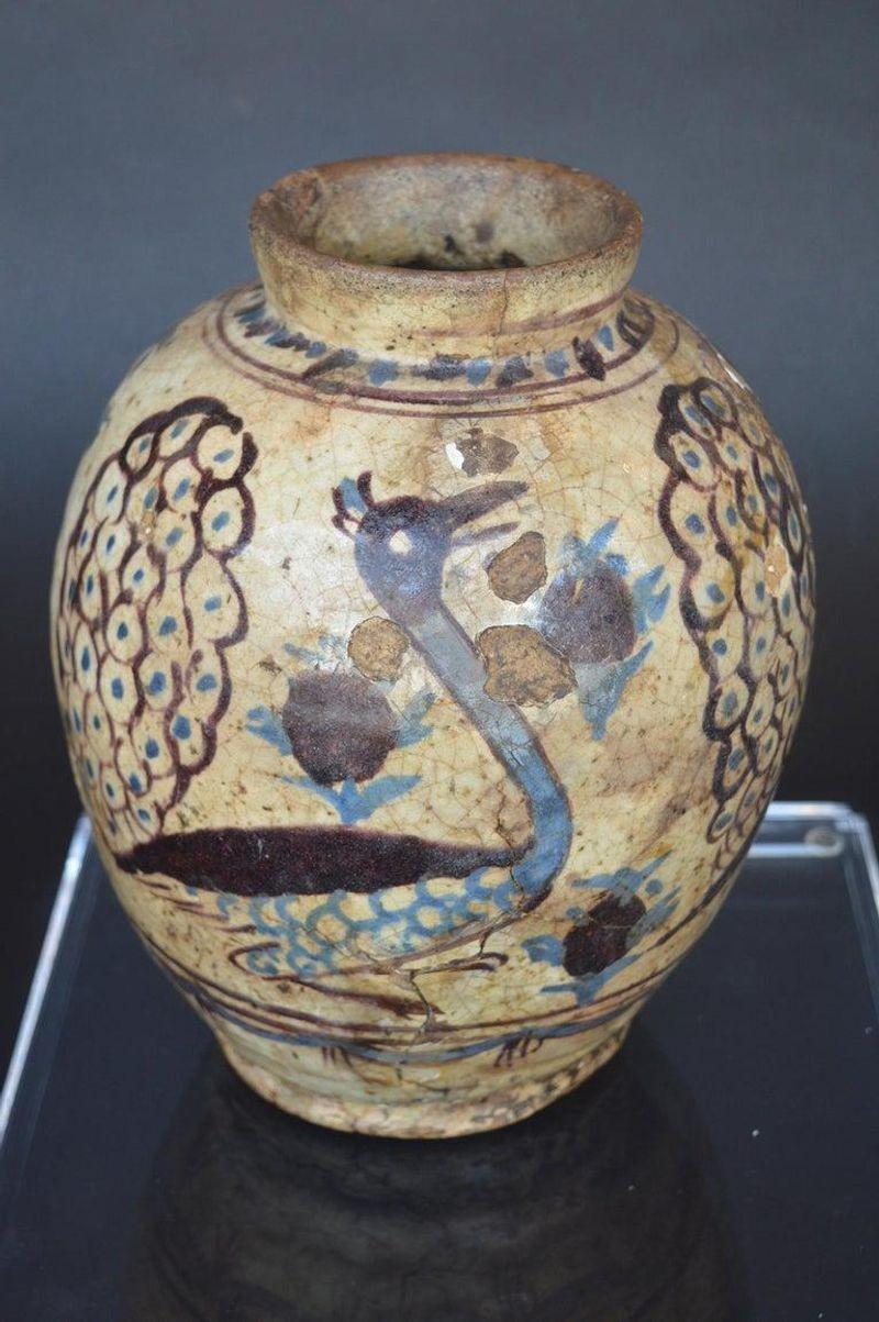 XIXe siècle Vase iranien ancien du 19e siècle en vente