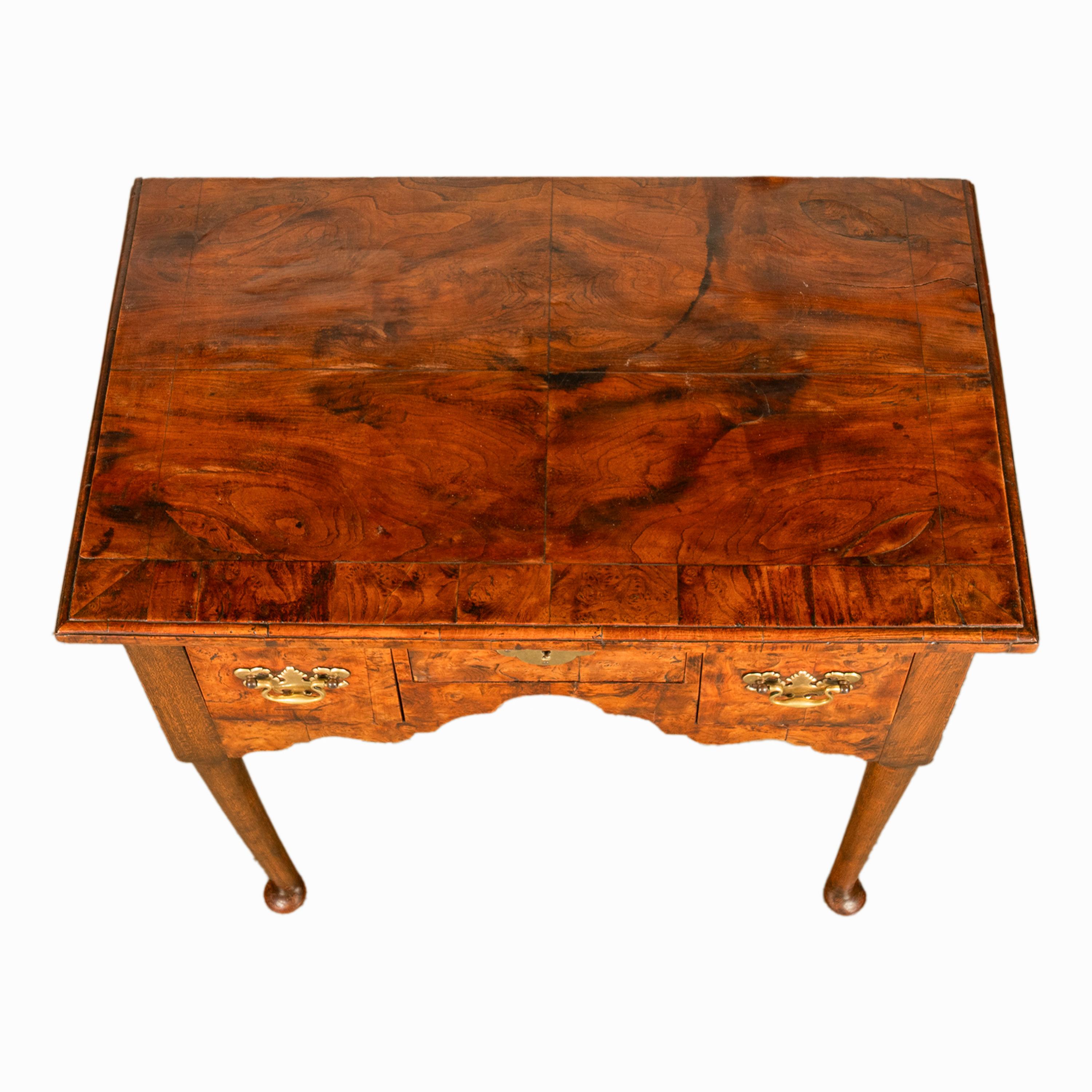 Antique Irish 18th Century Burl Walnut George I Lowboy Dressing Table Desk 1720 For Sale 3