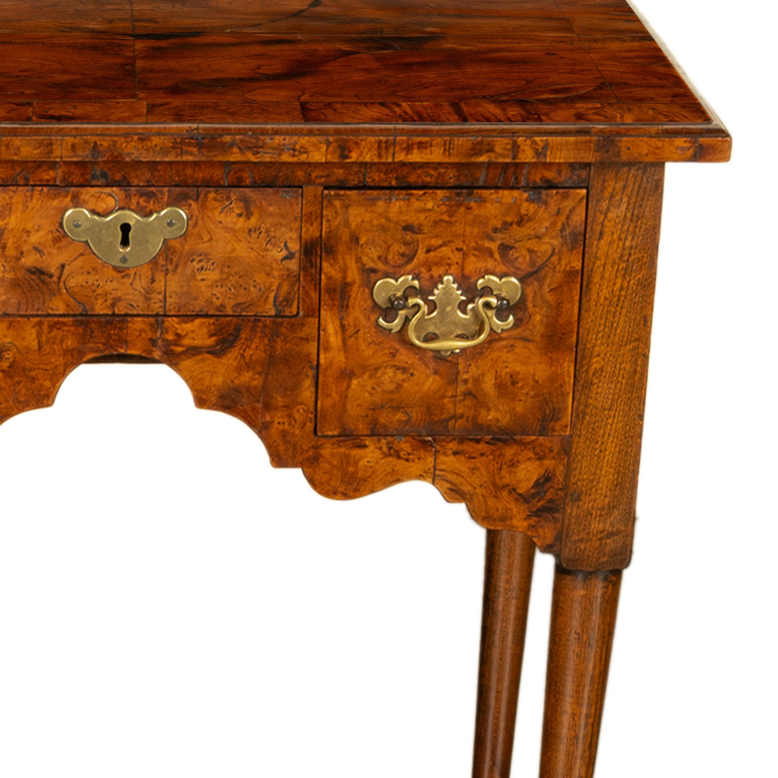 Antique Irish 18th Century Burl Walnut George I Lowboy Dressing Table Desk 1720 For Sale 4