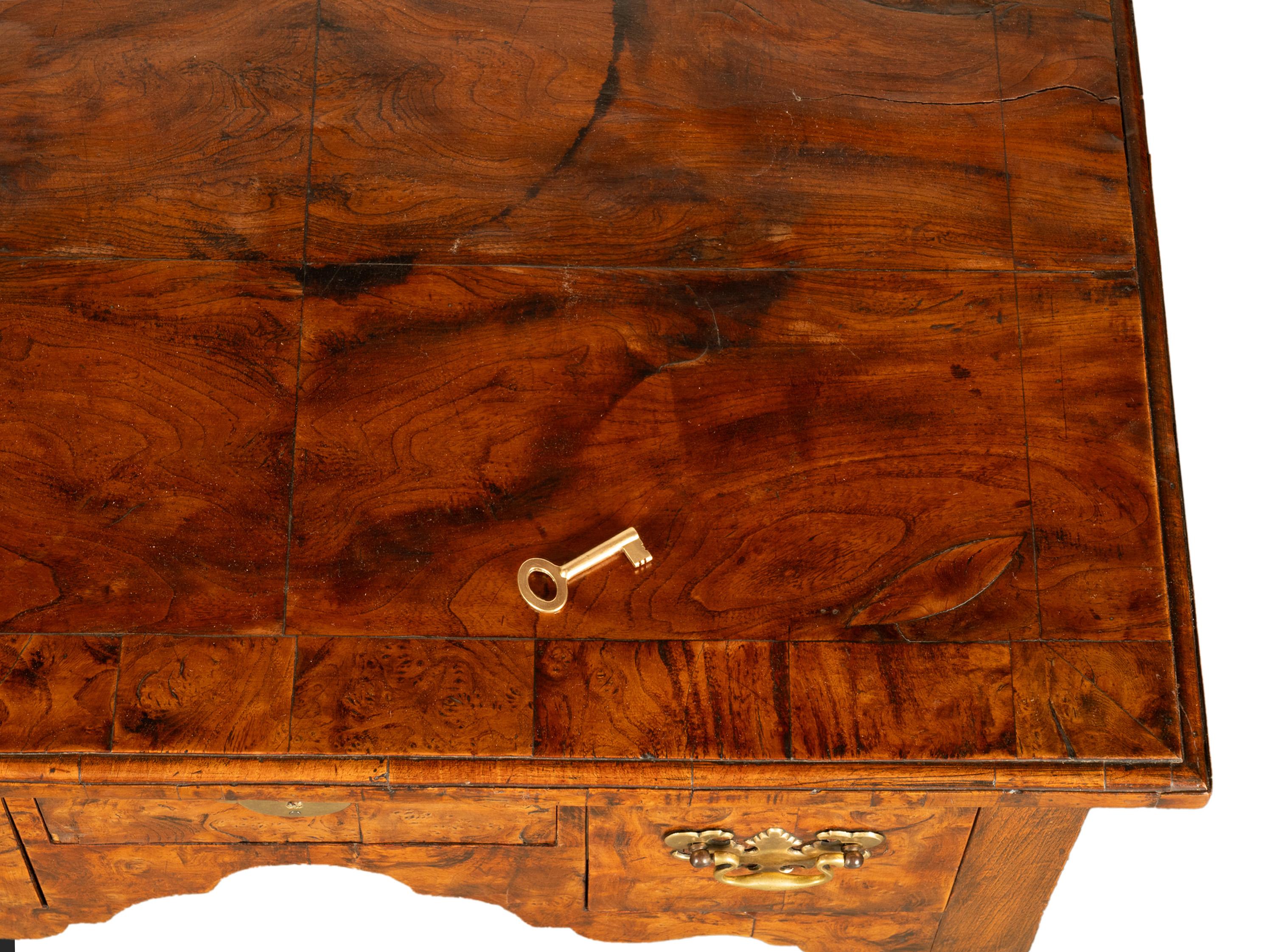 Antique Irish 18th Century Burl Walnut George I Lowboy Dressing Table Desk 1720 For Sale 6