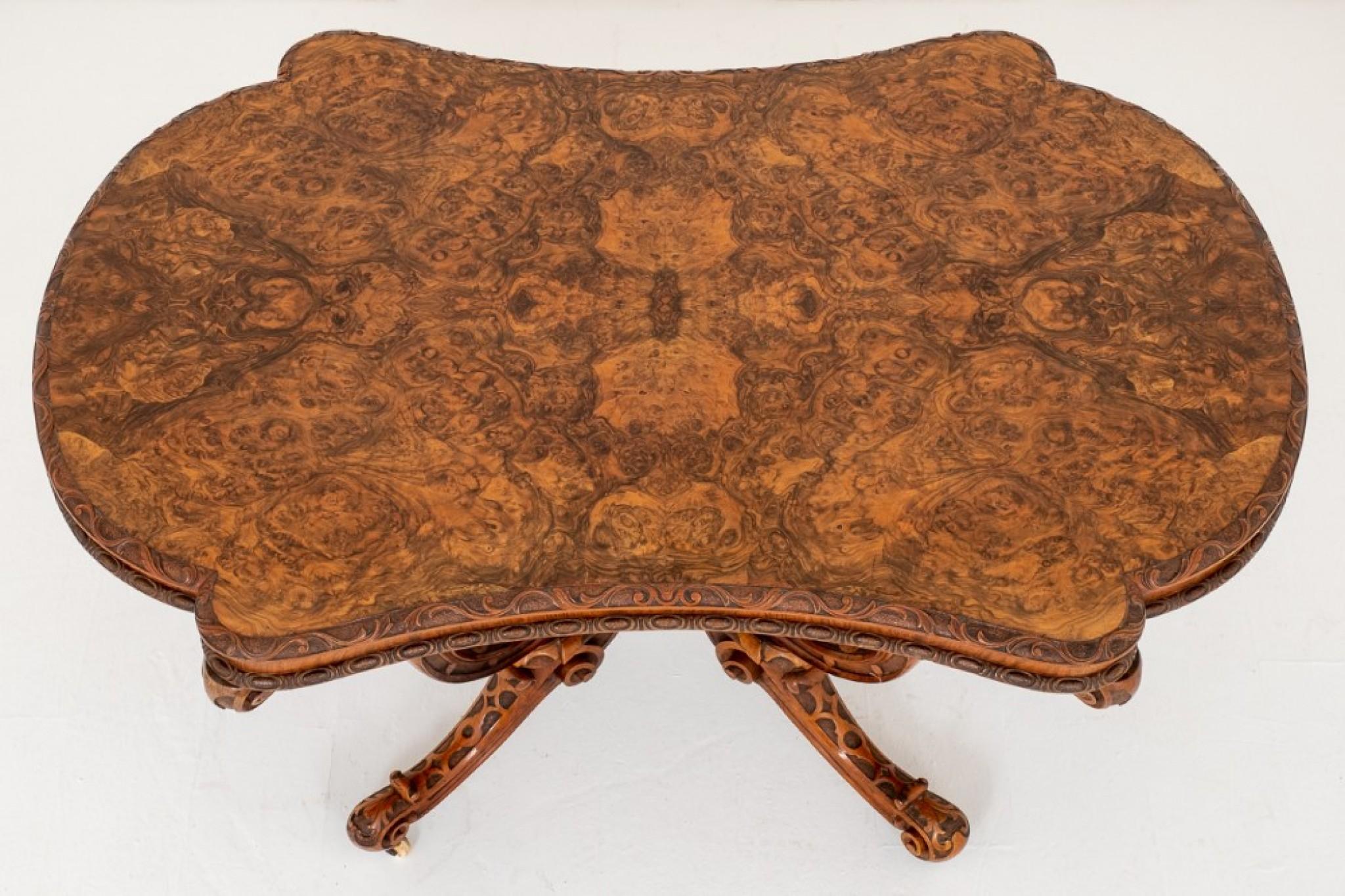 Table centrale irlandaise ancienne en noyer, datant d'environ 1860 en vente 3