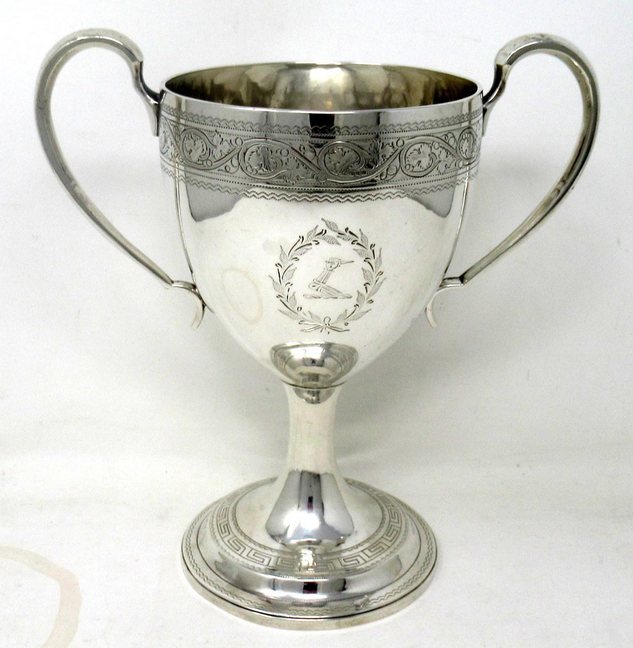 George III Trophée gobelet irlandais ancien de Dublin en argent sterling de style géorgien, 1807  en vente