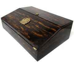 Antigua Caja Irlandesa Coromandel de Madera Satinada para Escribir de Austins Dublín Irlanda