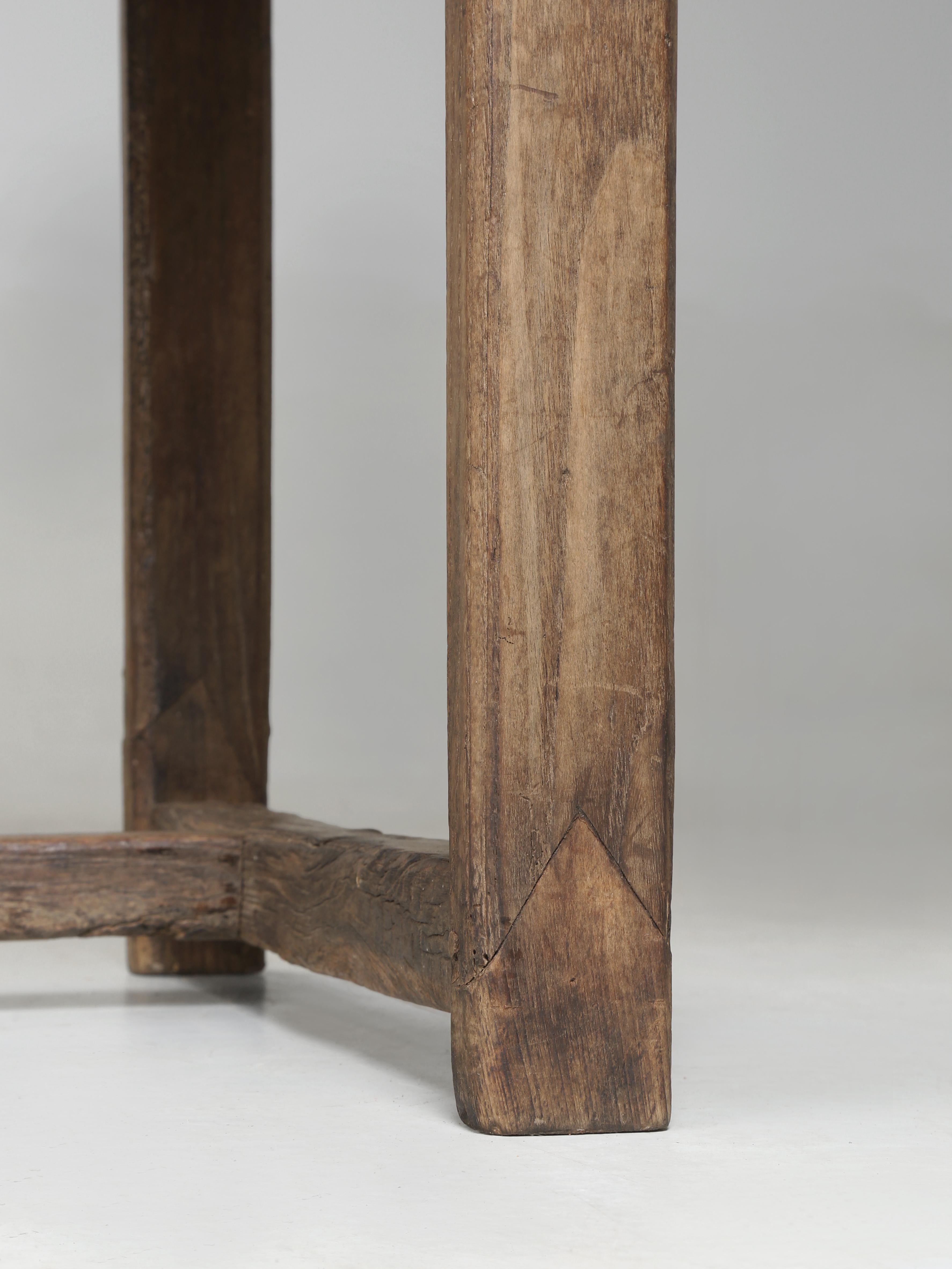 Antiker irischer Schreibtisch in White Oak Unrestauriert. Strukturell solide Originalausführung im Angebot 9