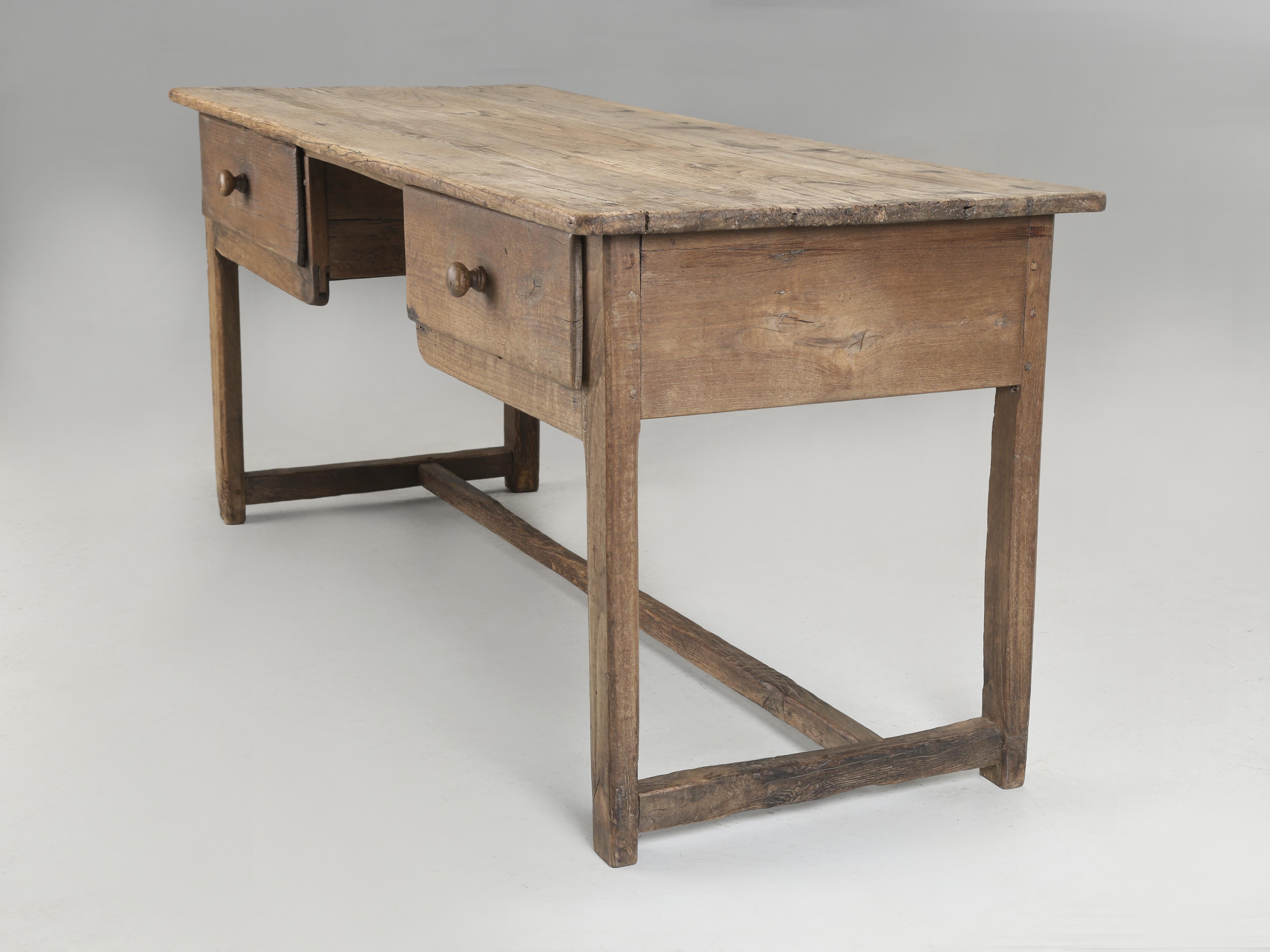 Antiker irischer Schreibtisch in White Oak Unrestauriert. Strukturell solide Originalausführung (Irisch) im Angebot
