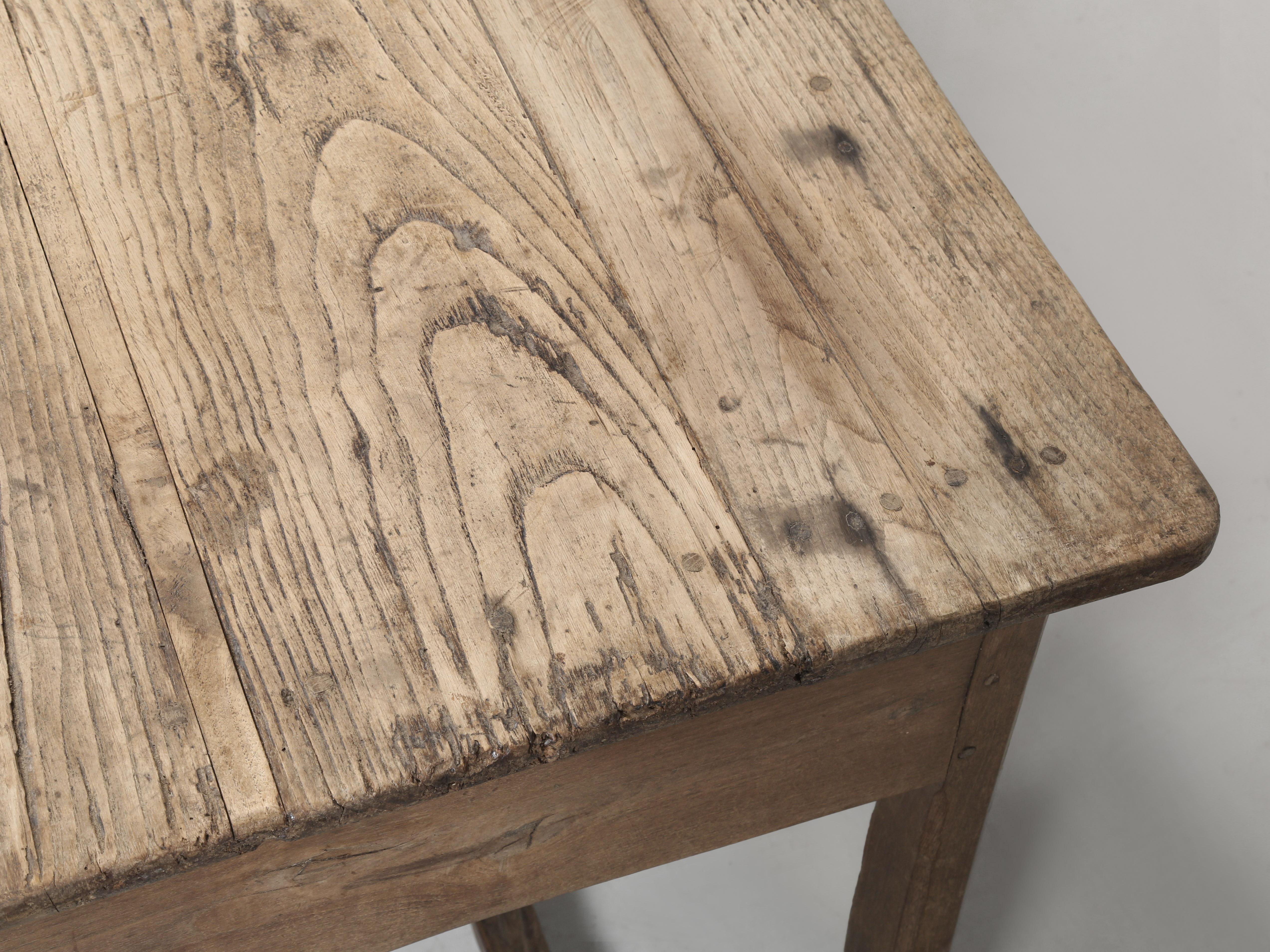 Antiker irischer Schreibtisch in White Oak Unrestauriert. Strukturell solide Originalausführung (Eichenholz) im Angebot